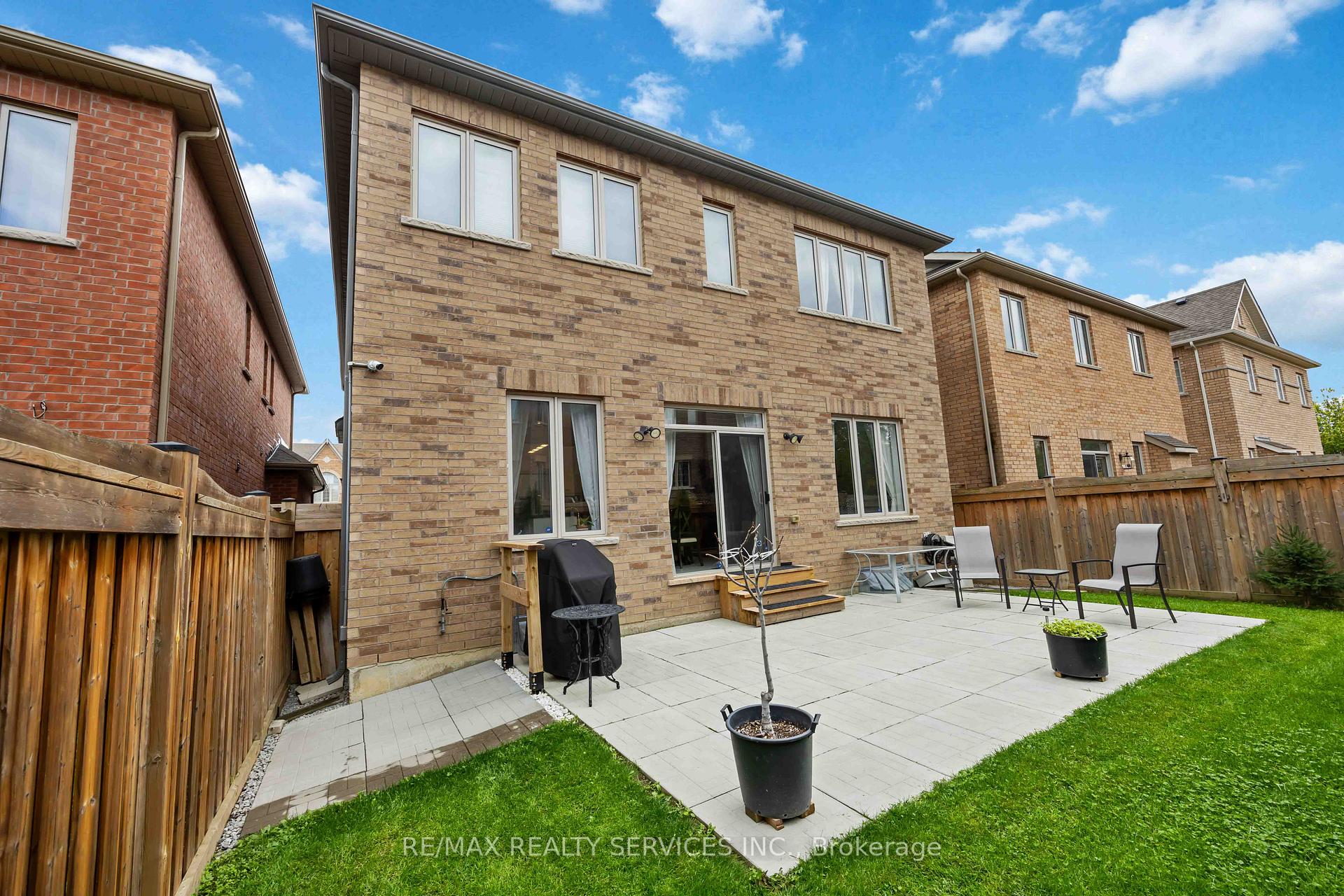 Photo 48 of 40 Mersey Street, Vaughan, Kleinburg — HOMEH