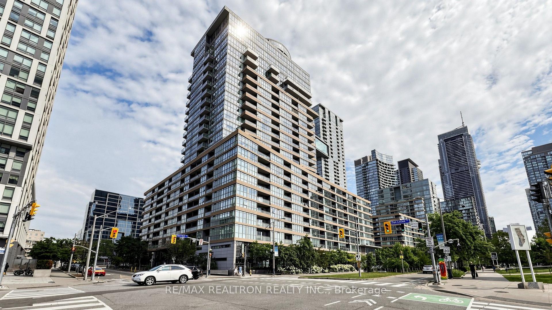 Photo 2 of 102 Fort York Boulevard, Toronto, Waterfront Communities — HOMEH