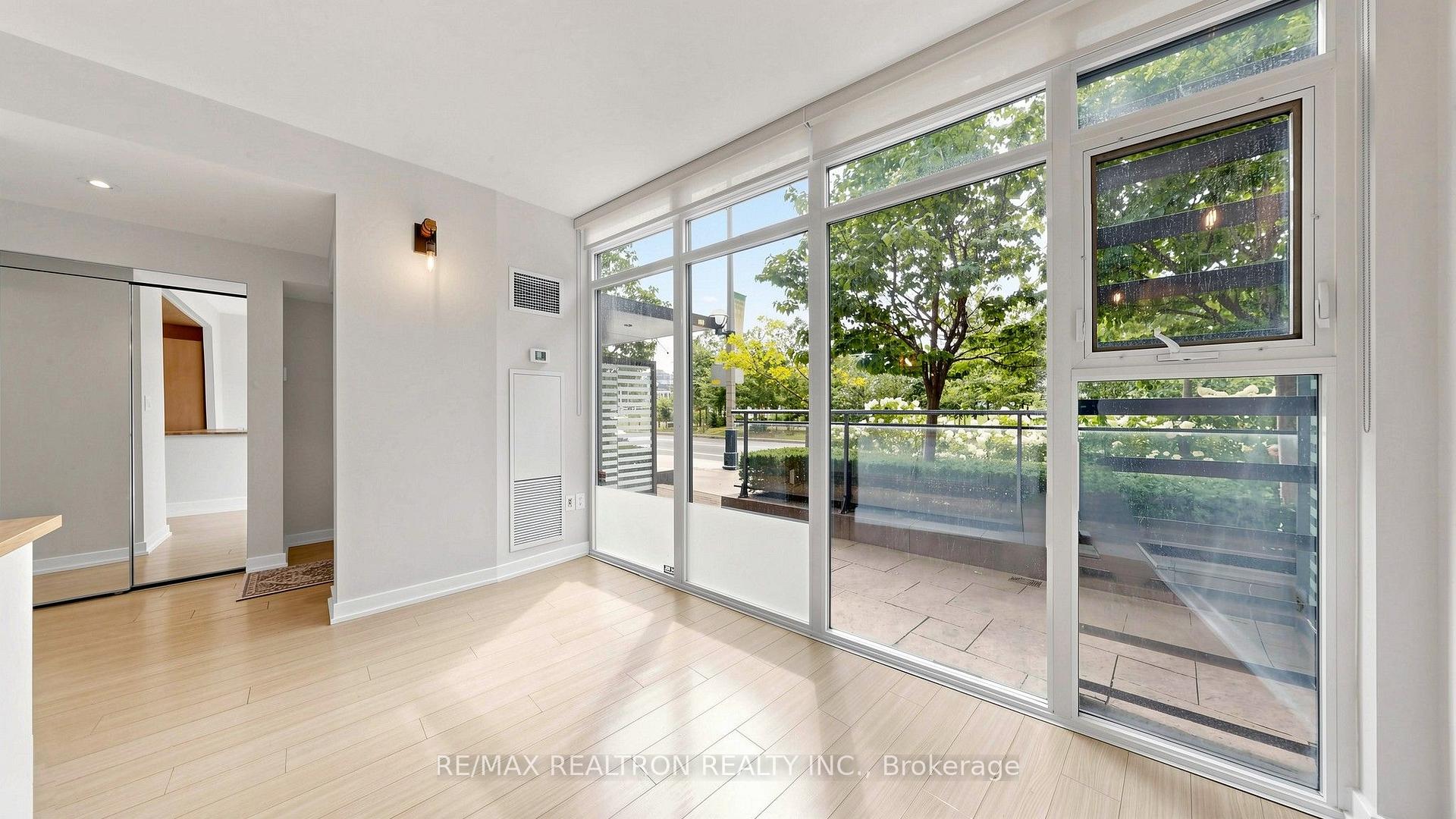 Photo 11 of 102 Fort York Boulevard, Toronto, Waterfront Communities — HOMEH