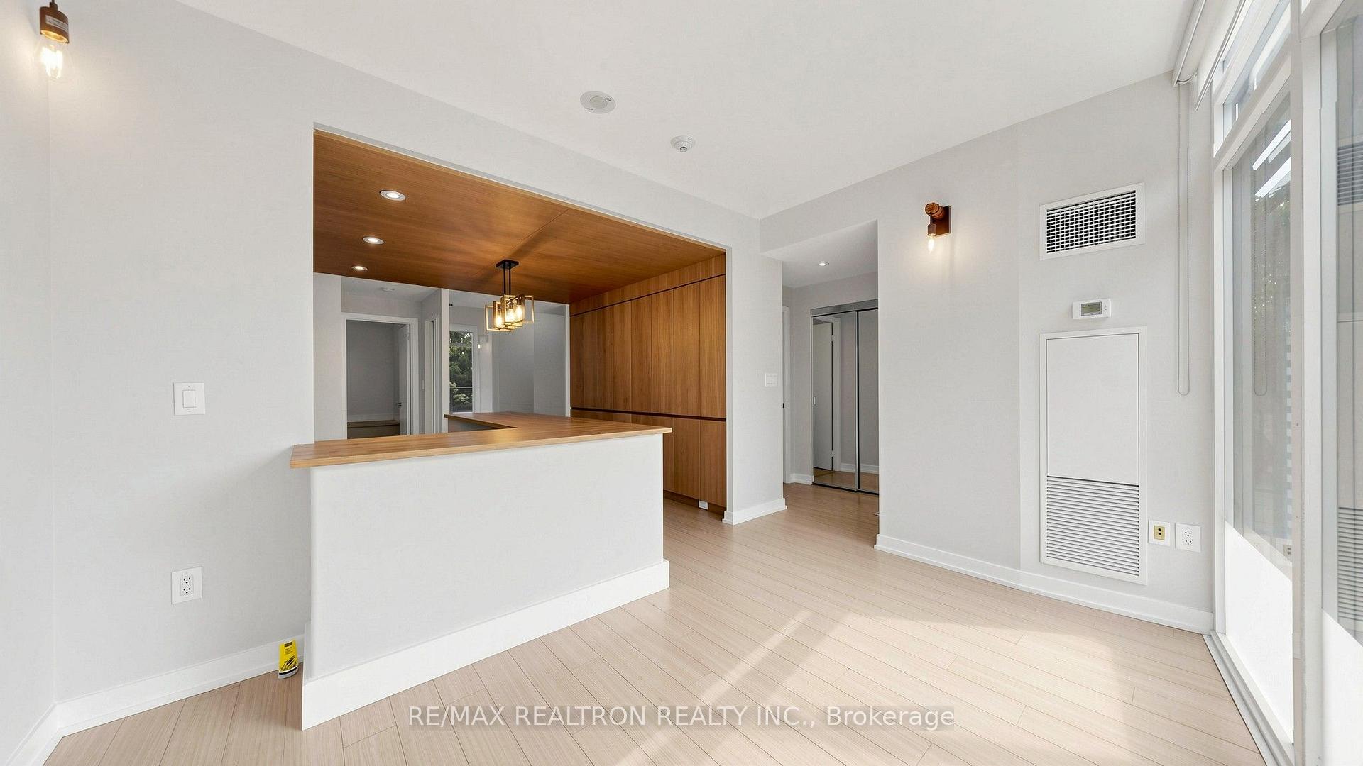 Photo 13 of 102 Fort York Boulevard, Toronto, Waterfront Communities — HOMEH