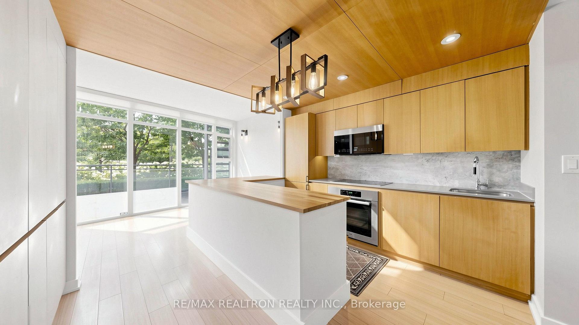 Photo 15 of 102 Fort York Boulevard, Toronto, Waterfront Communities — HOMEH
