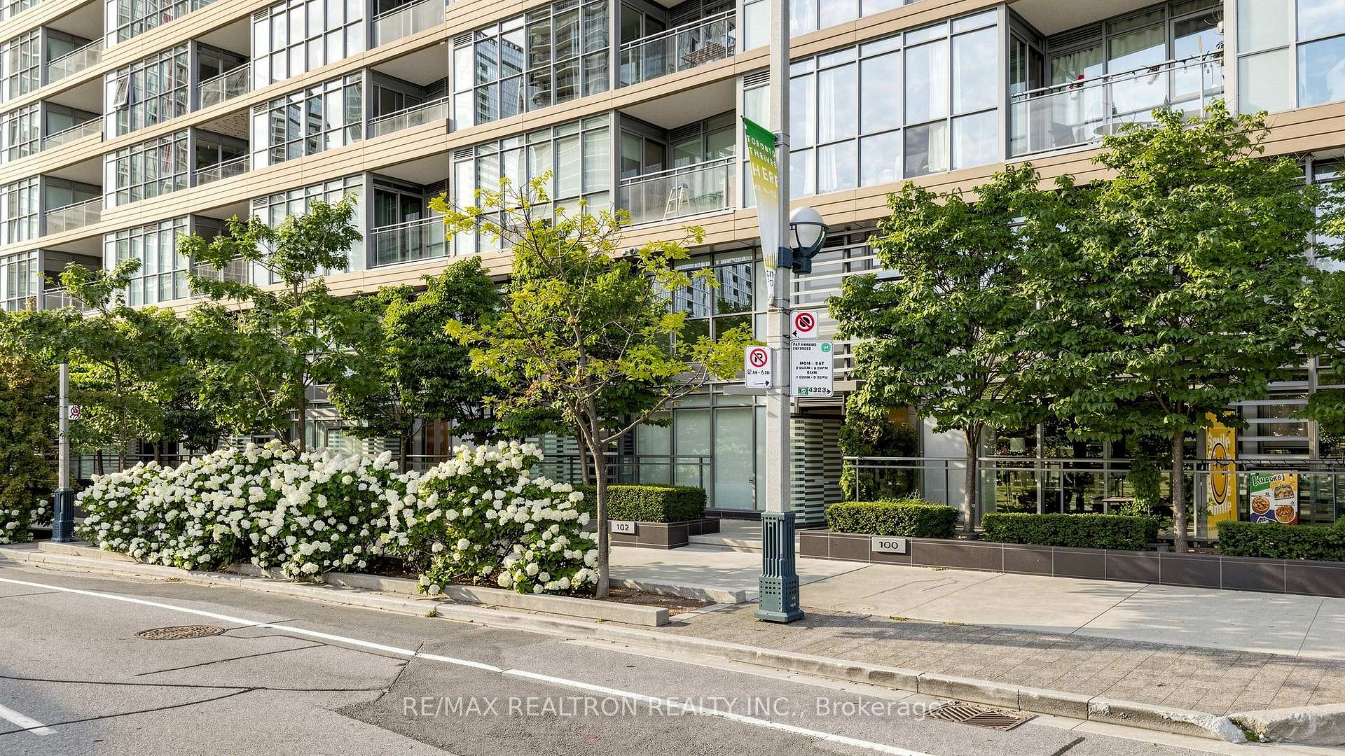 Photo 43 of 102 Fort York Boulevard, Toronto, Waterfront Communities — HOMEH
