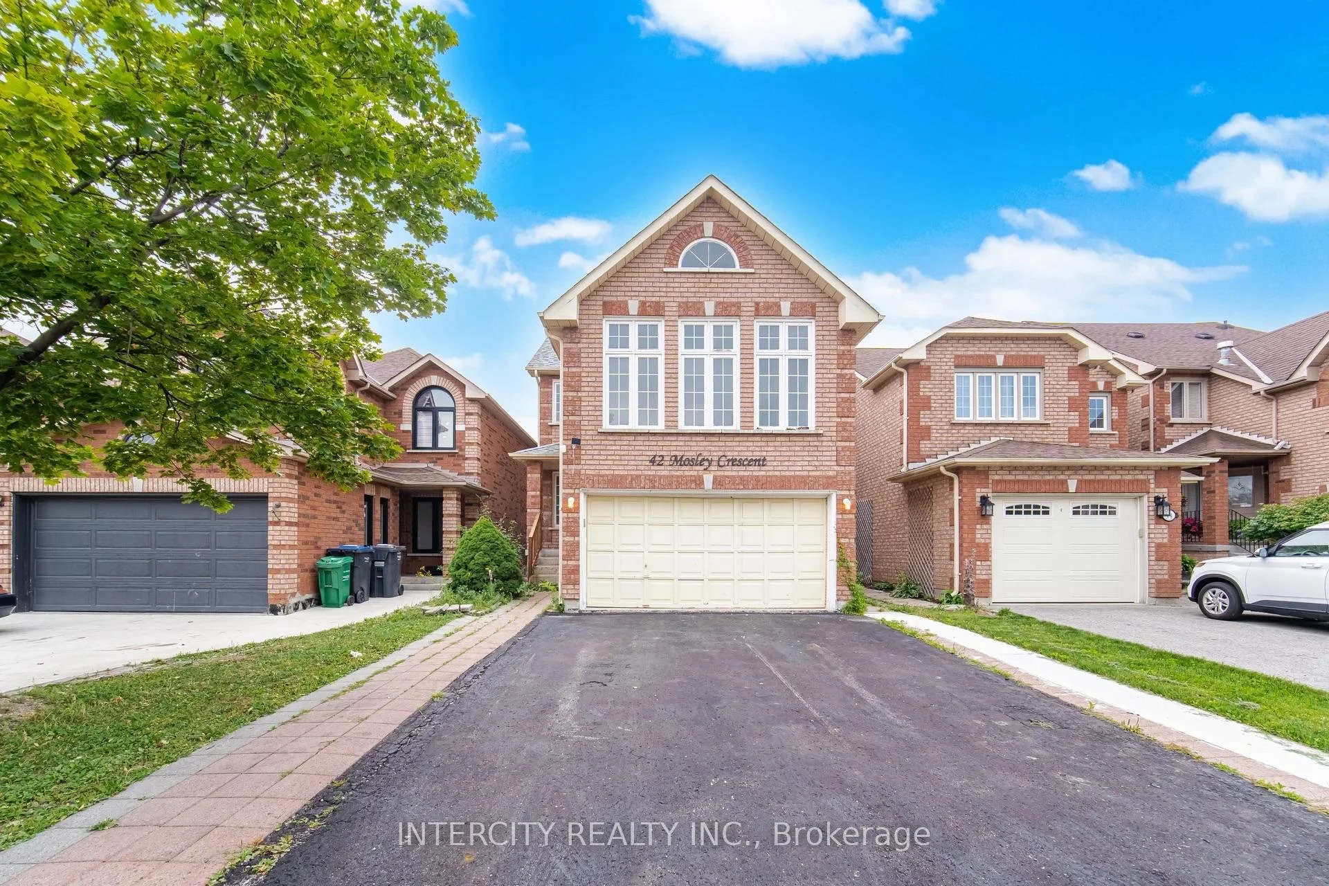 Photo 4 of 42 Mosley Crescent, Brampton, Fletcher's West — HOMEH