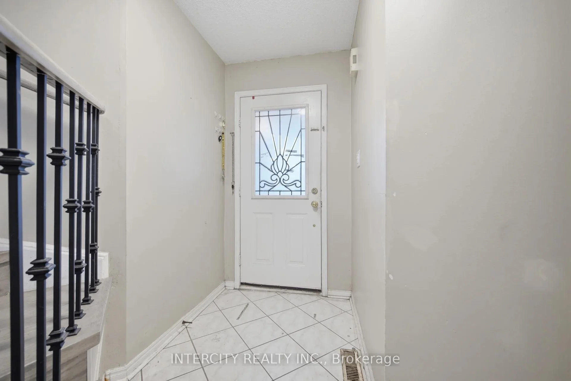 Photo 6 of 42 Mosley Crescent, Brampton, Fletcher's West — HOMEH