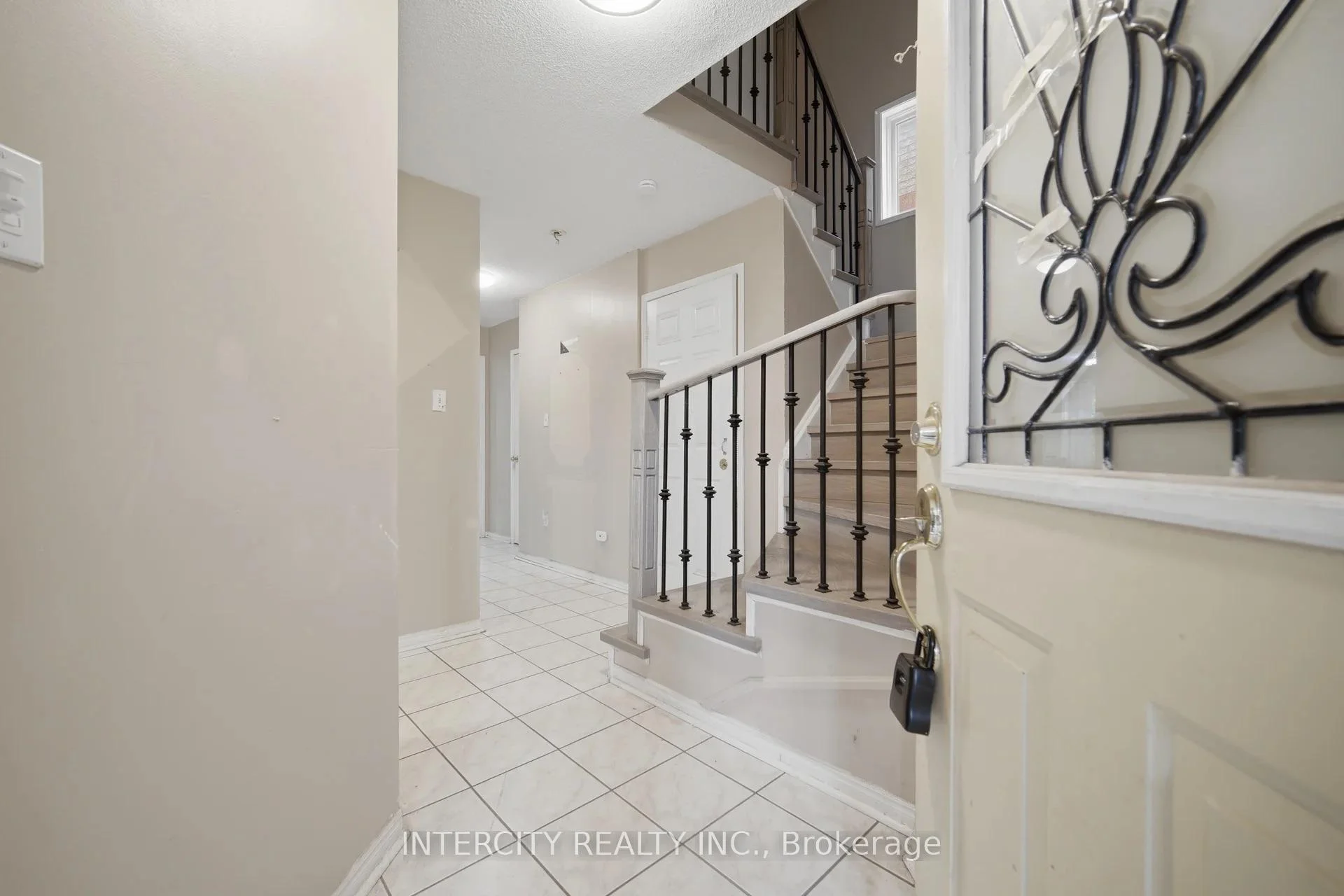 Photo 7 of 42 Mosley Crescent, Brampton, Fletcher's West — HOMEH