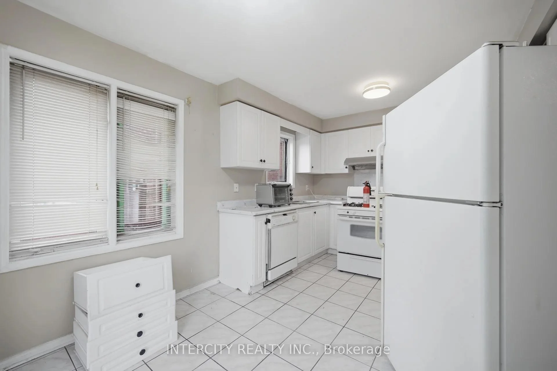 Photo 14 of 42 Mosley Crescent, Brampton, Fletcher's West — HOMEH