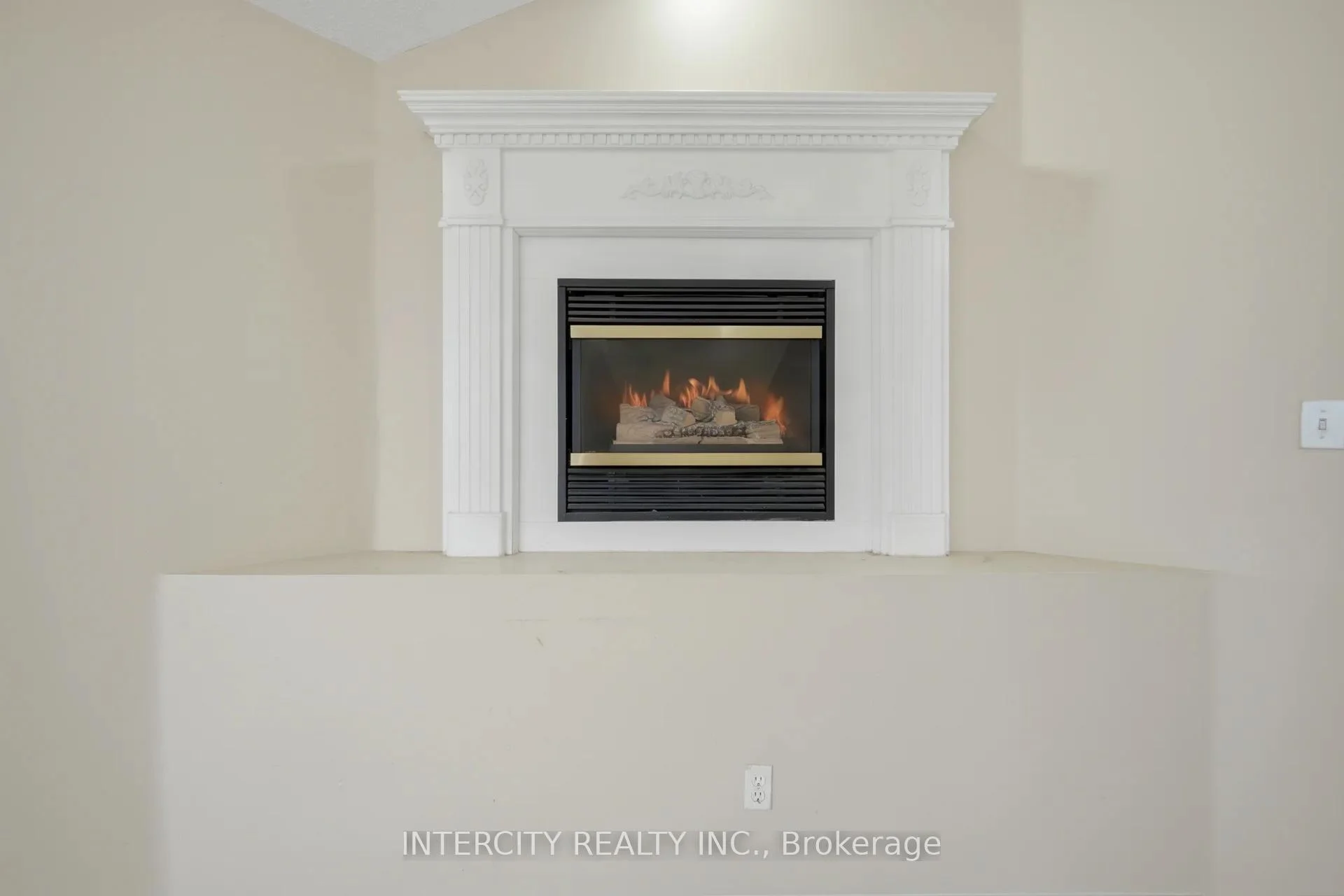 Photo 18 of 42 Mosley Crescent, Brampton, Fletcher's West — HOMEH