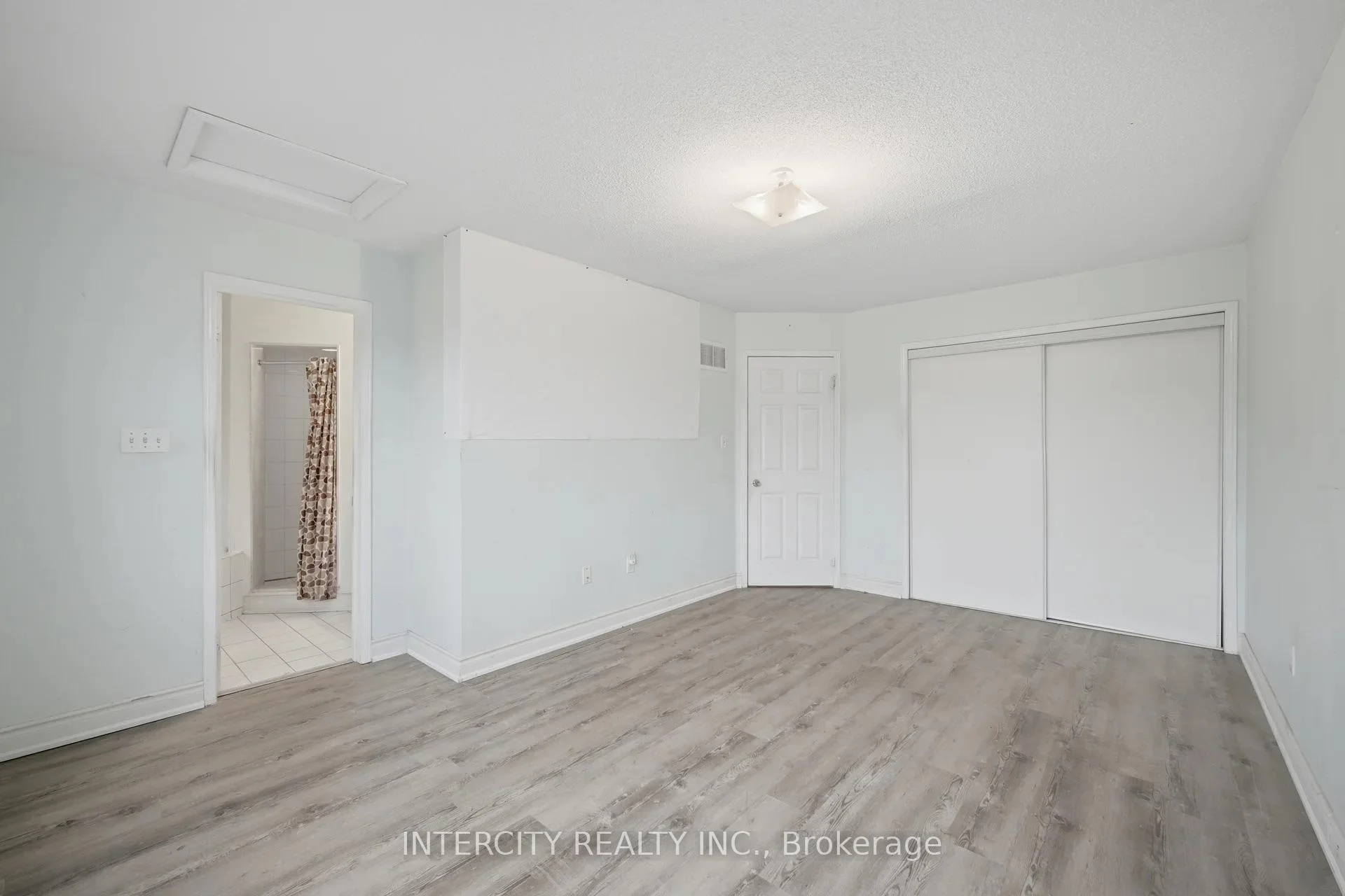 Photo 24 of 42 Mosley Crescent, Brampton, Fletcher's West — HOMEH