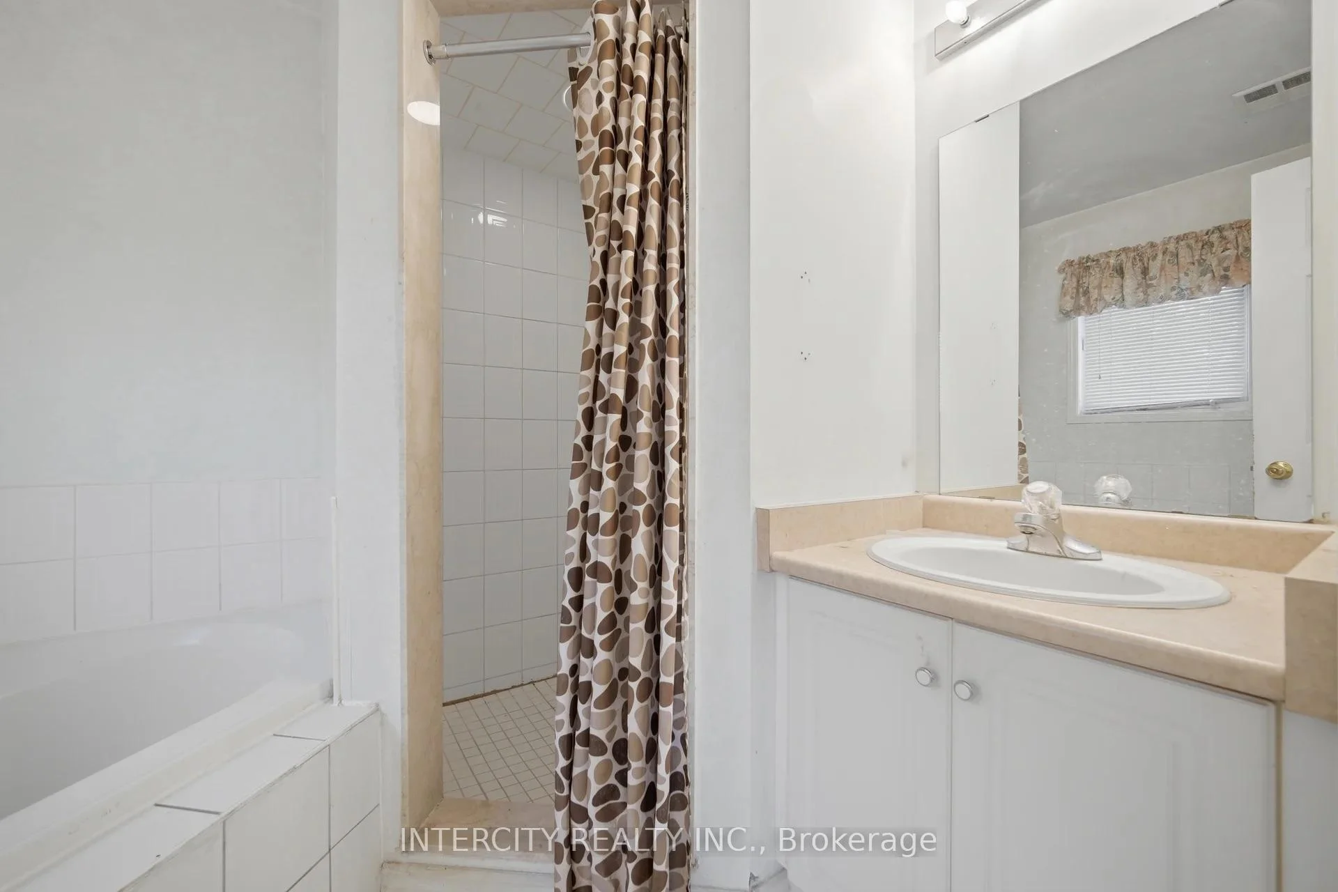 Photo 25 of 42 Mosley Crescent, Brampton, Fletcher's West — HOMEH