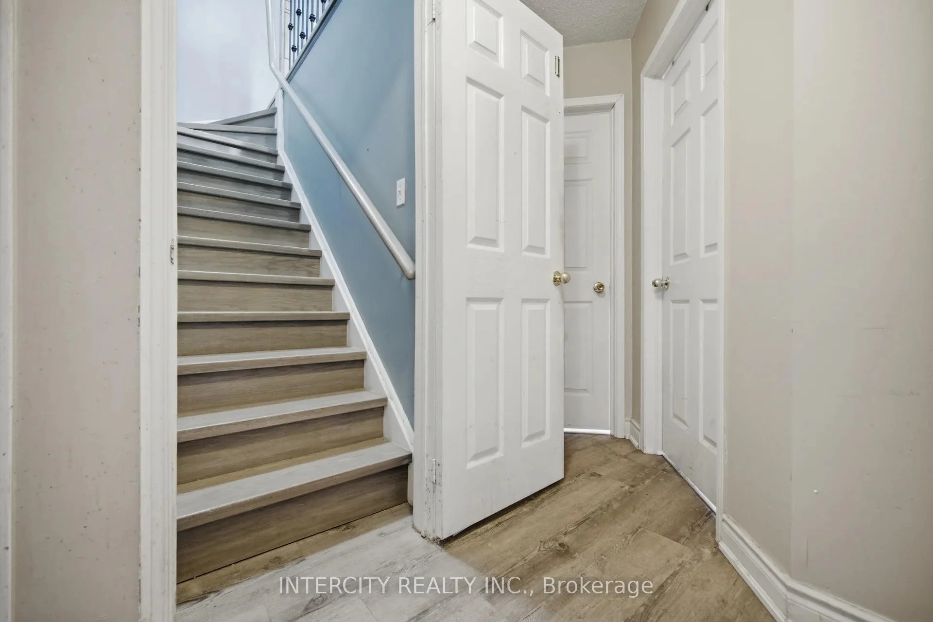 Photo 33 of 42 Mosley Crescent, Brampton, Fletcher's West — HOMEH