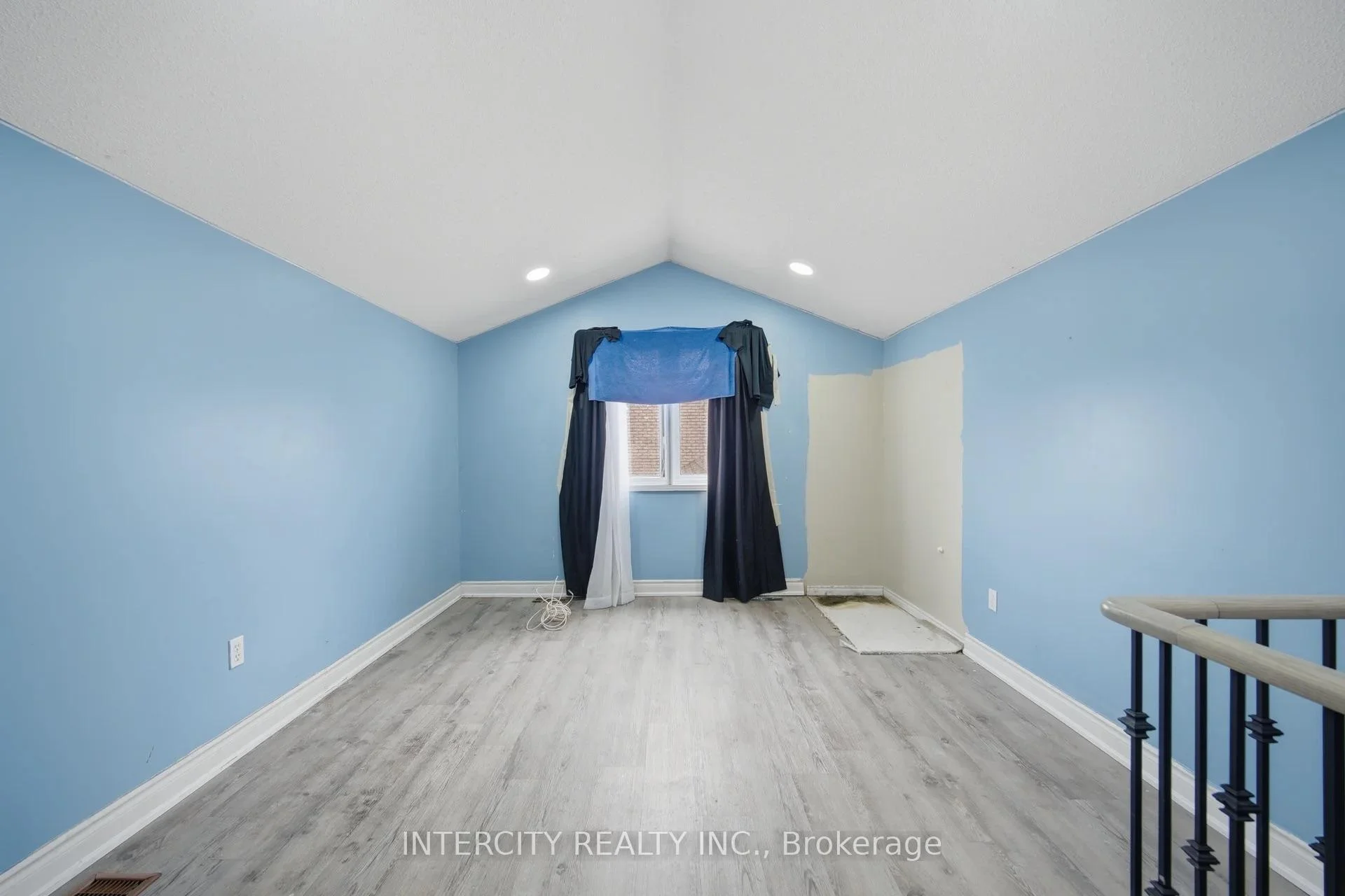 Photo 34 of 42 Mosley Crescent, Brampton, Fletcher's West — HOMEH