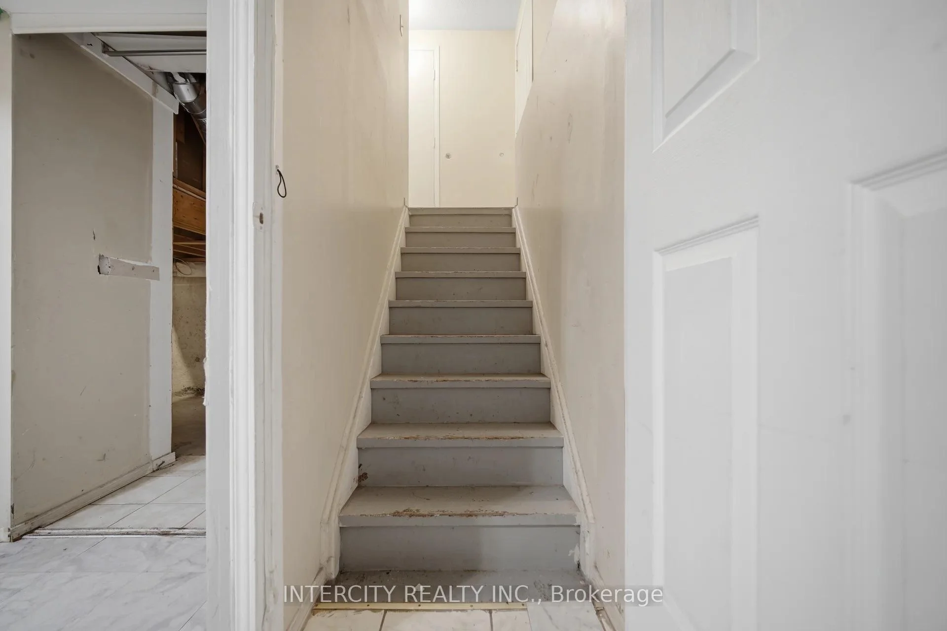 Photo 39 of 42 Mosley Crescent, Brampton, Fletcher's West — HOMEH