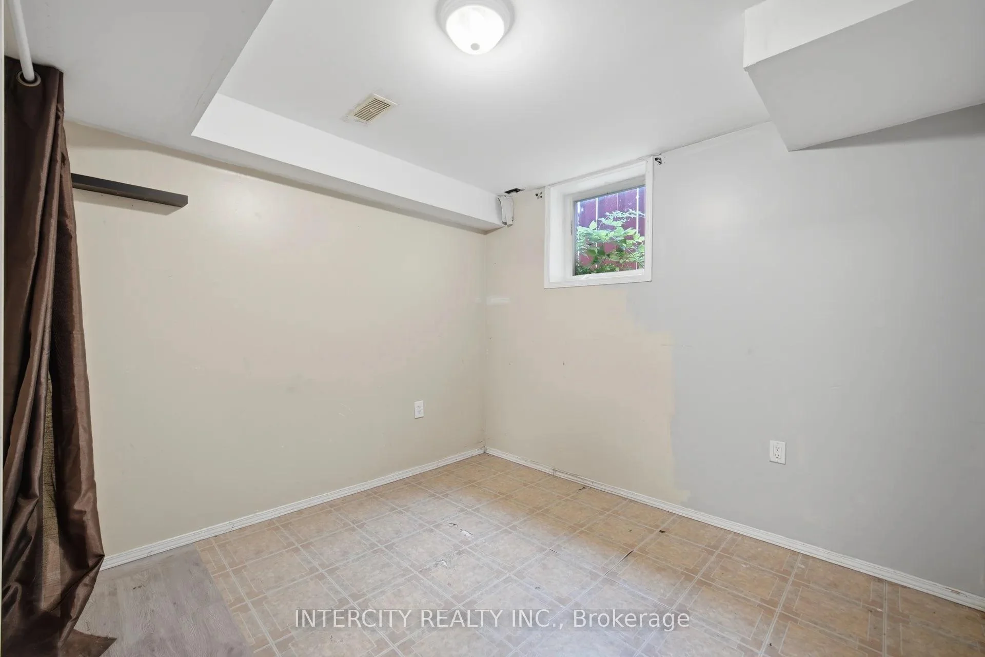 Photo 43 of 42 Mosley Crescent, Brampton, Fletcher's West — HOMEH