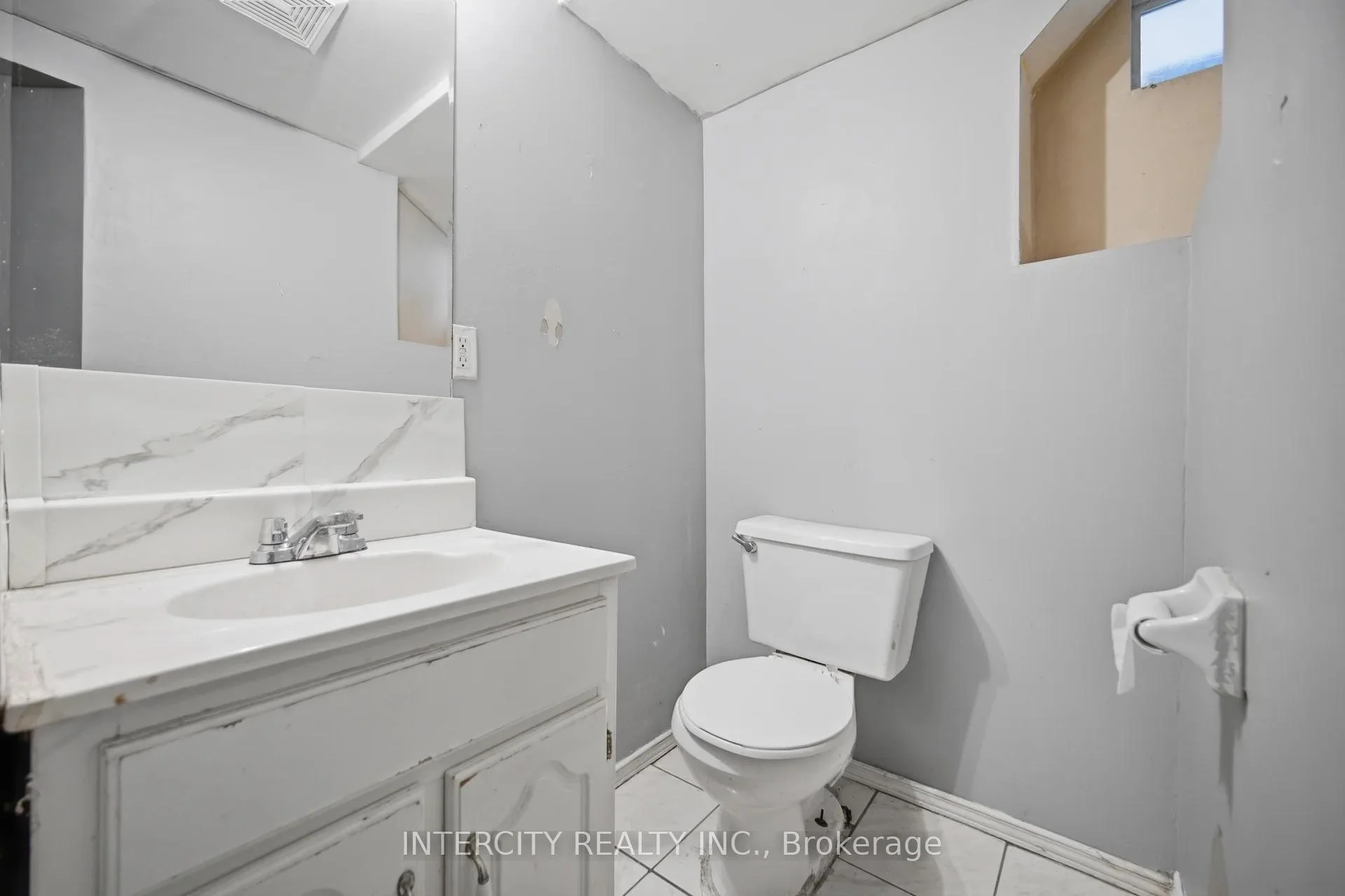 Photo 45 of 42 Mosley Crescent, Brampton, Fletcher's West — HOMEH