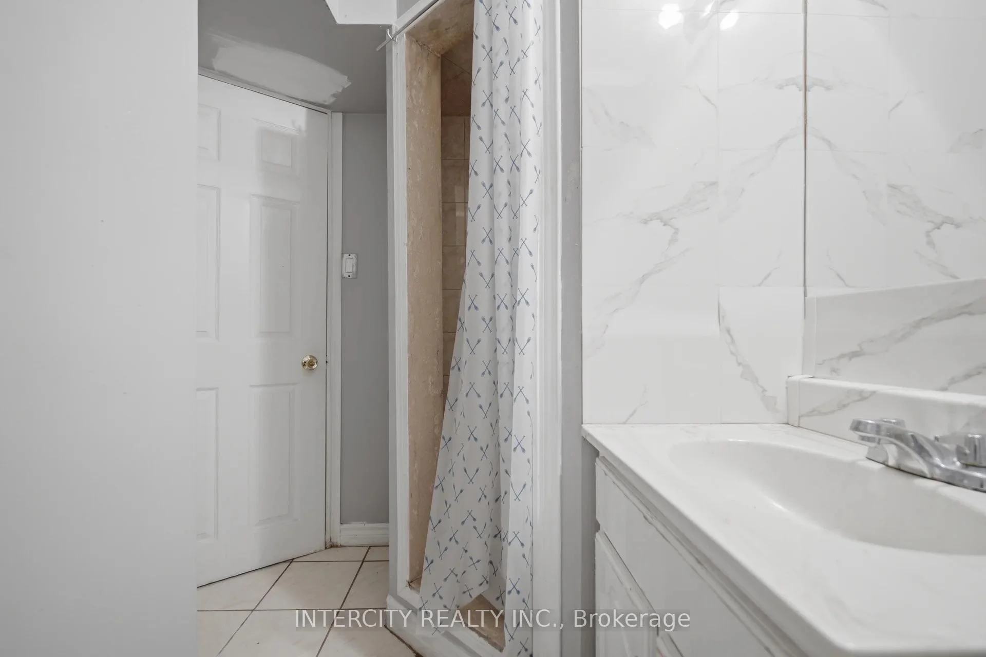 Photo 46 of 42 Mosley Crescent, Brampton, Fletcher's West — HOMEH