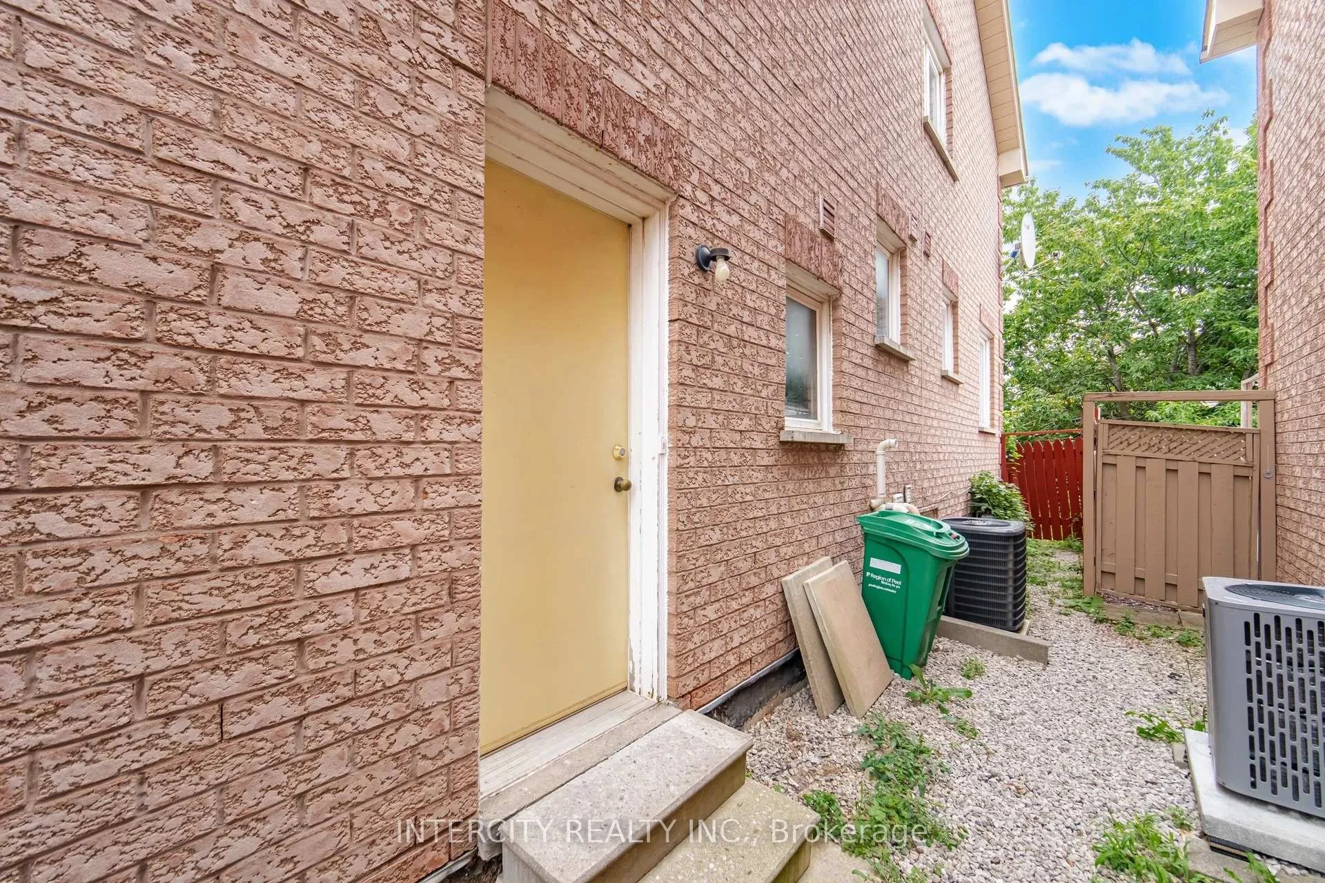 Photo 47 of 42 Mosley Crescent, Brampton, Fletcher's West — HOMEH