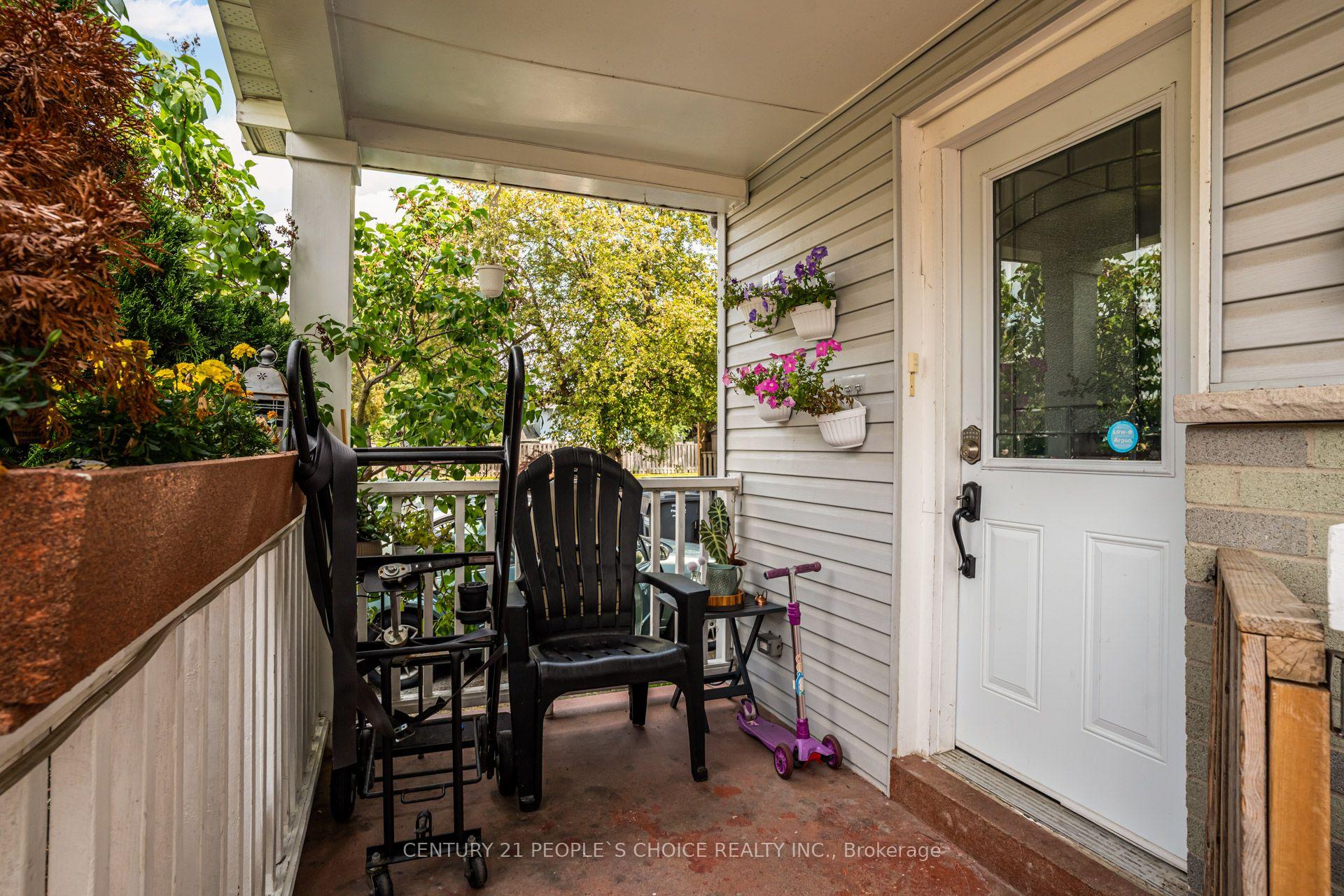 Photo 3 of 13 Jeffrey Street, Brampton, Northgate — HOMEH