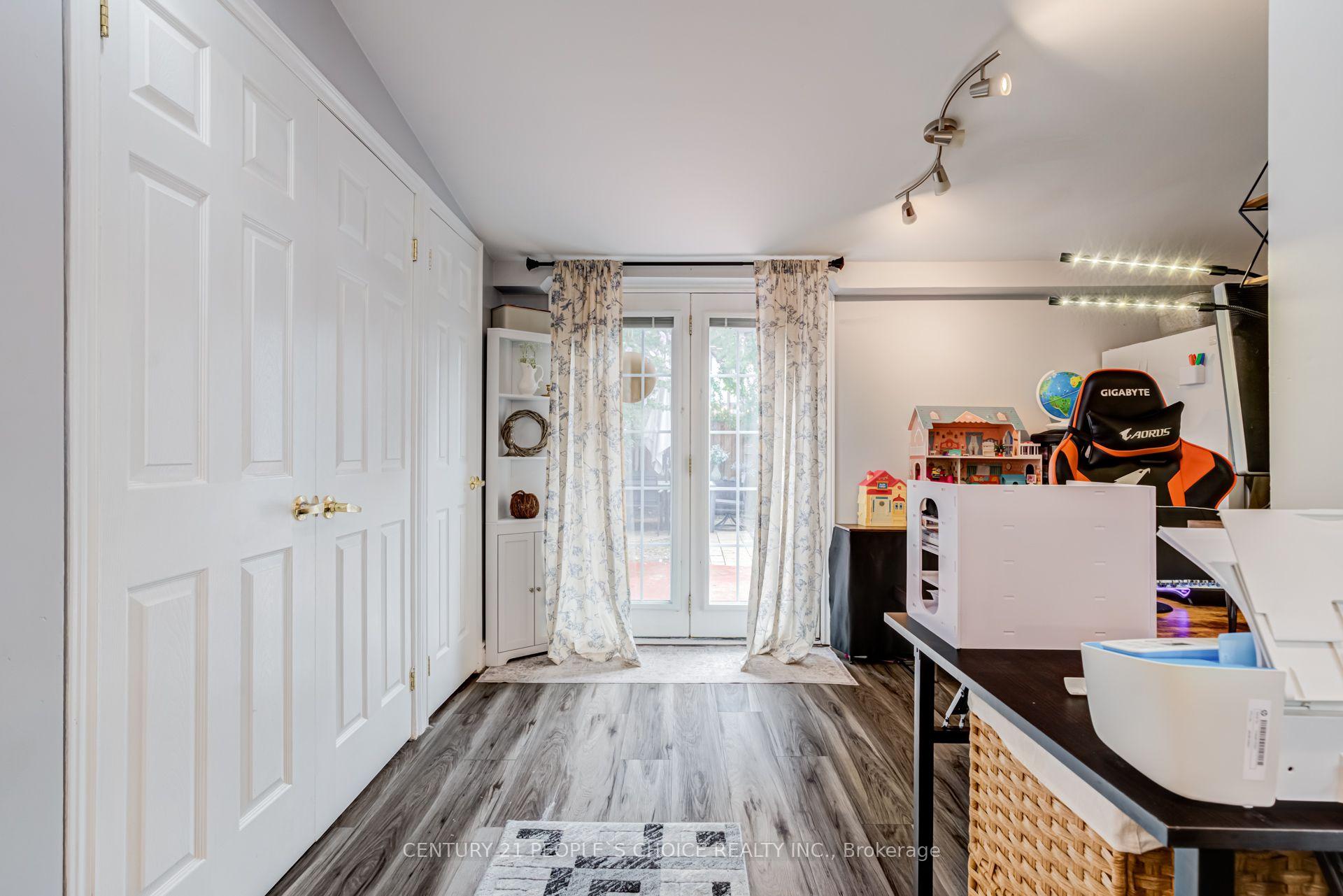Photo 14 of 13 Jeffrey Street, Brampton, Northgate — HOMEH