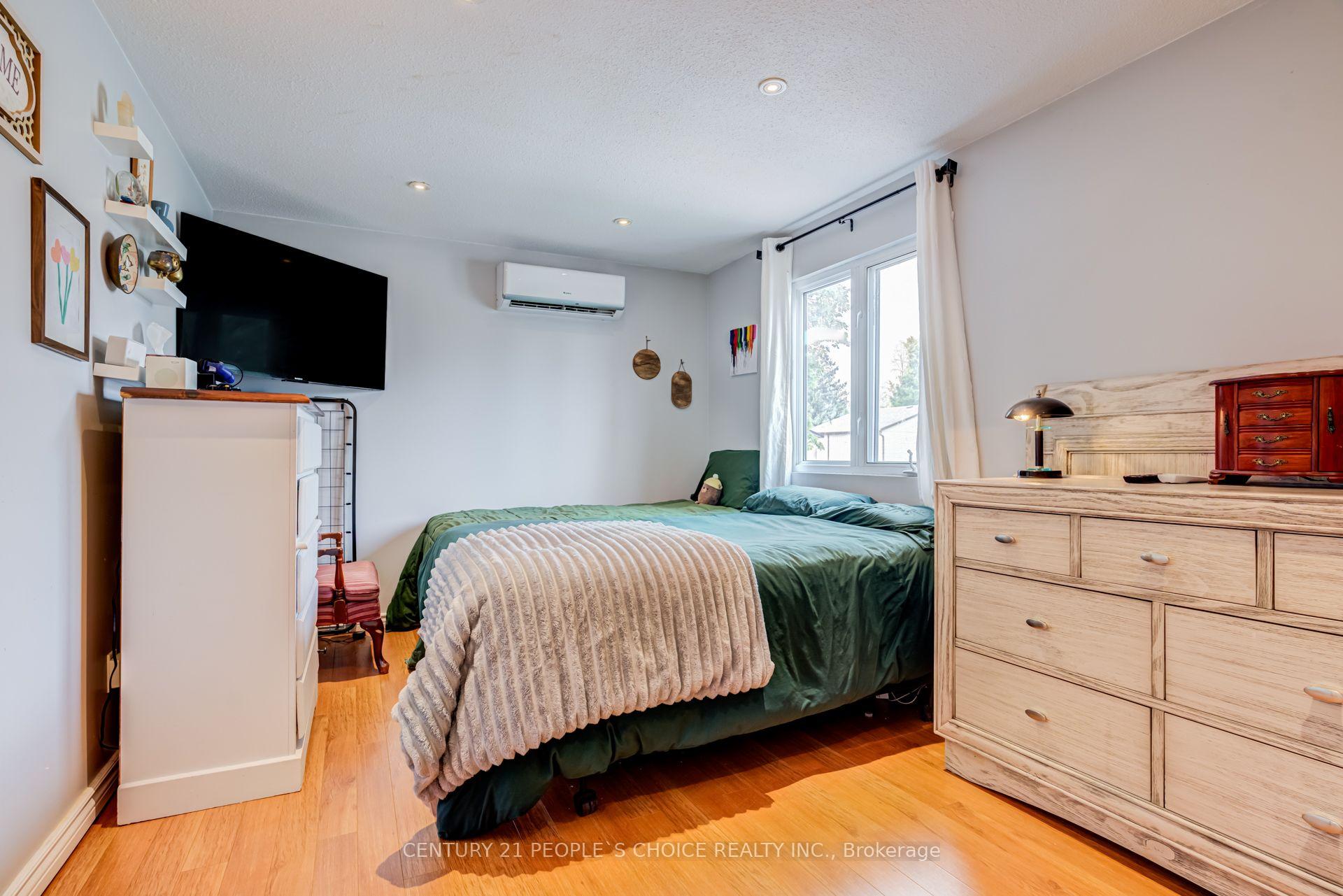Photo 23 of 13 Jeffrey Street, Brampton, Northgate — HOMEH