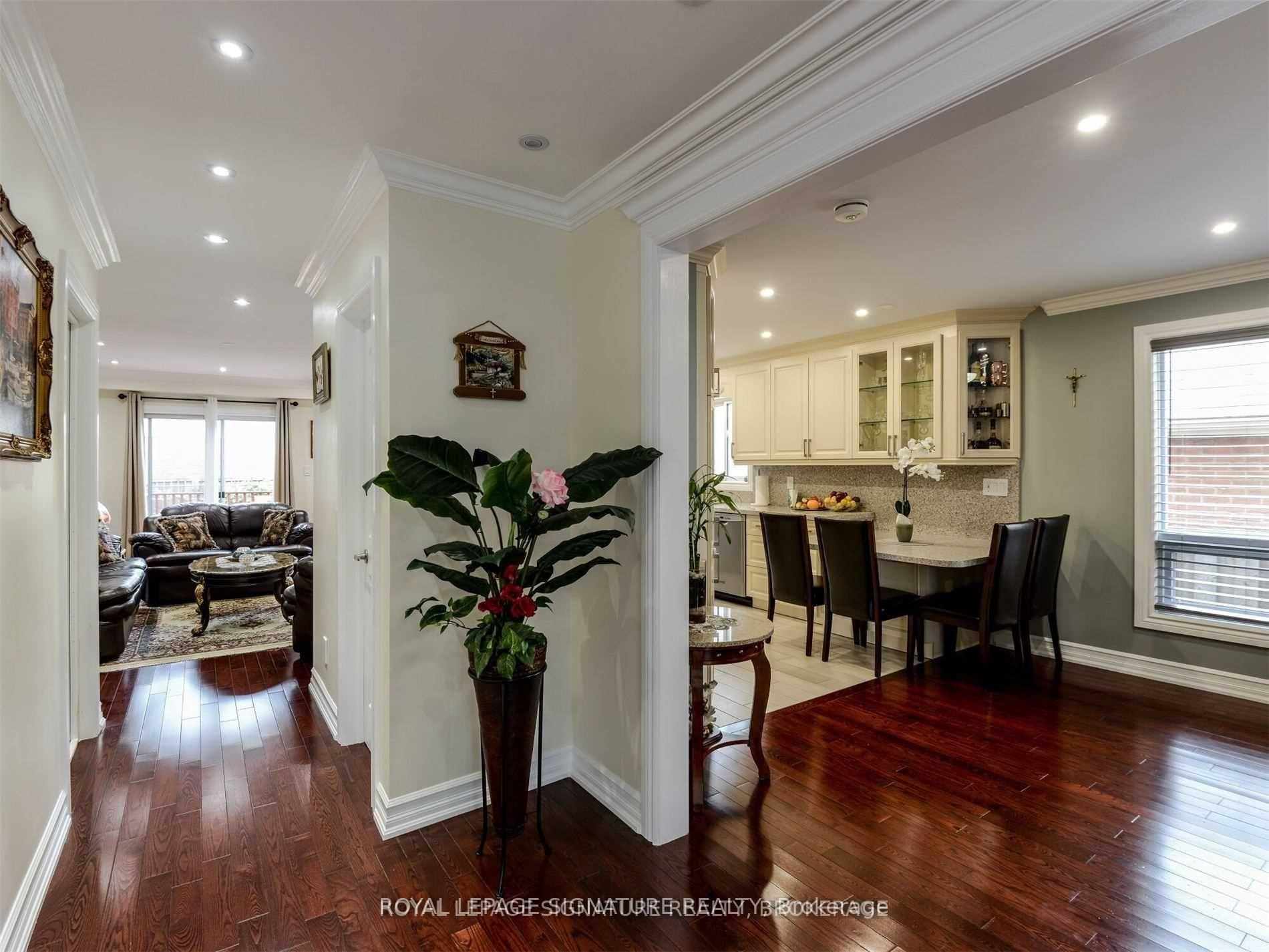 Photo 4 of 6222 Fullerton Crescent, Mississauga, Meadowvale — HOMEH