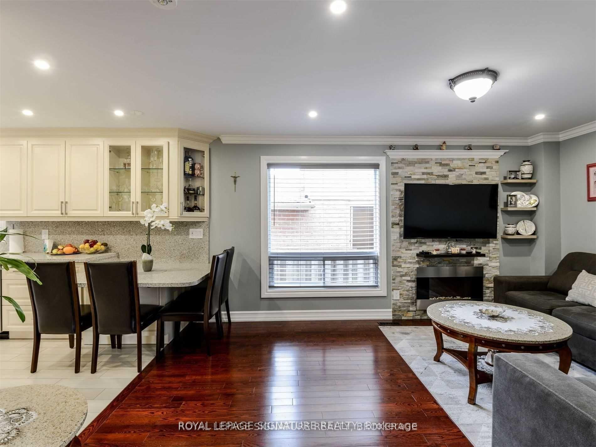 Photo 5 of 6222 Fullerton Crescent, Mississauga, Meadowvale — HOMEH