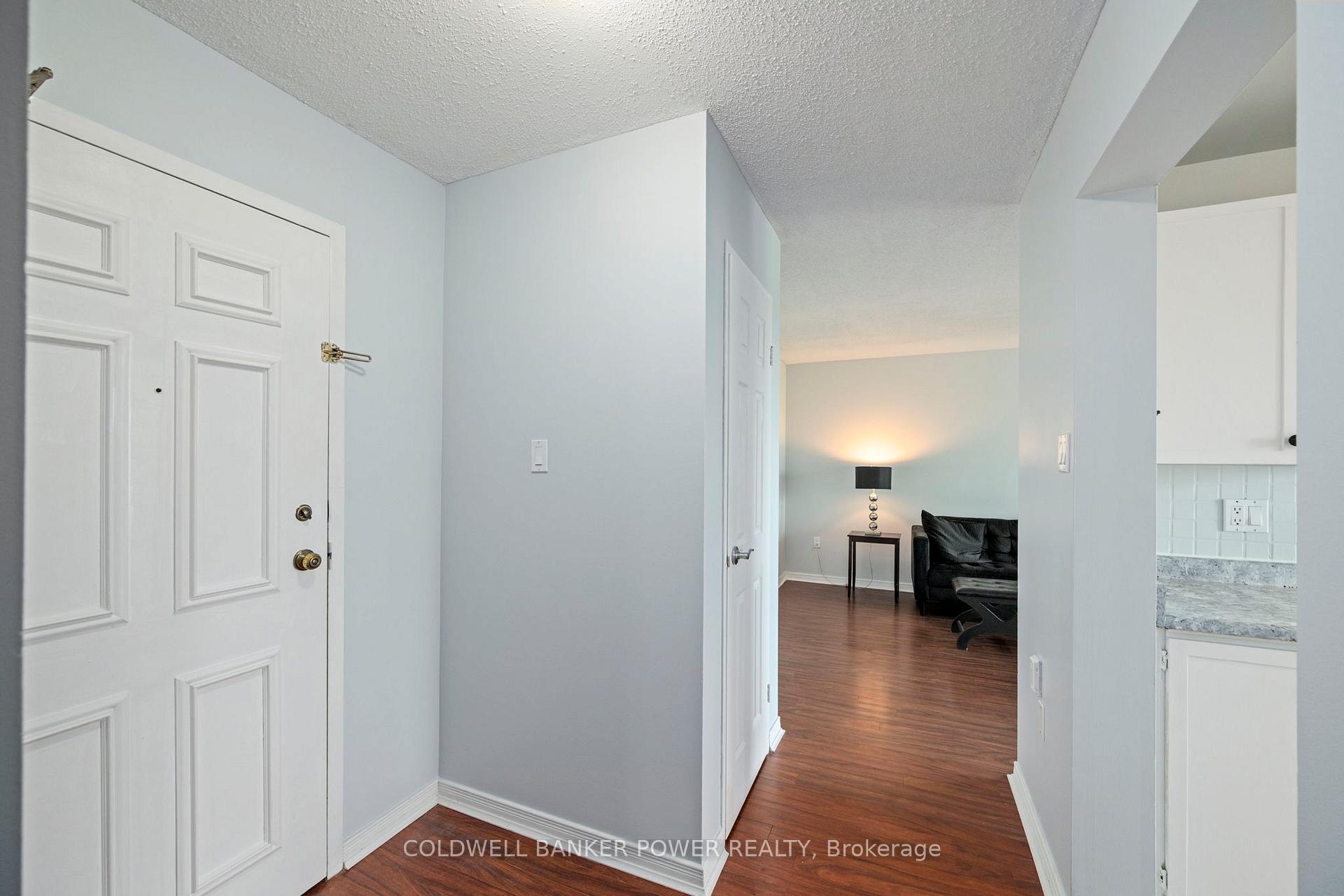 Photo 7 of Unit 704, 600 Grenfell Drive, London, North C — HOMEH