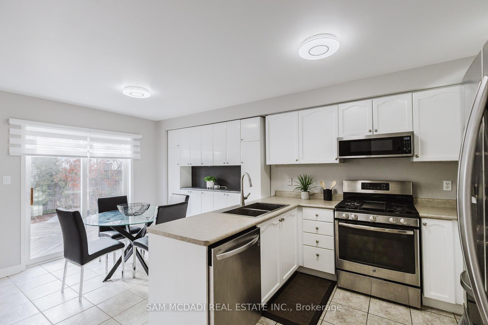 Photo 10 of 1190 Fox Crescent, Milton, Dempsey — HOMEH