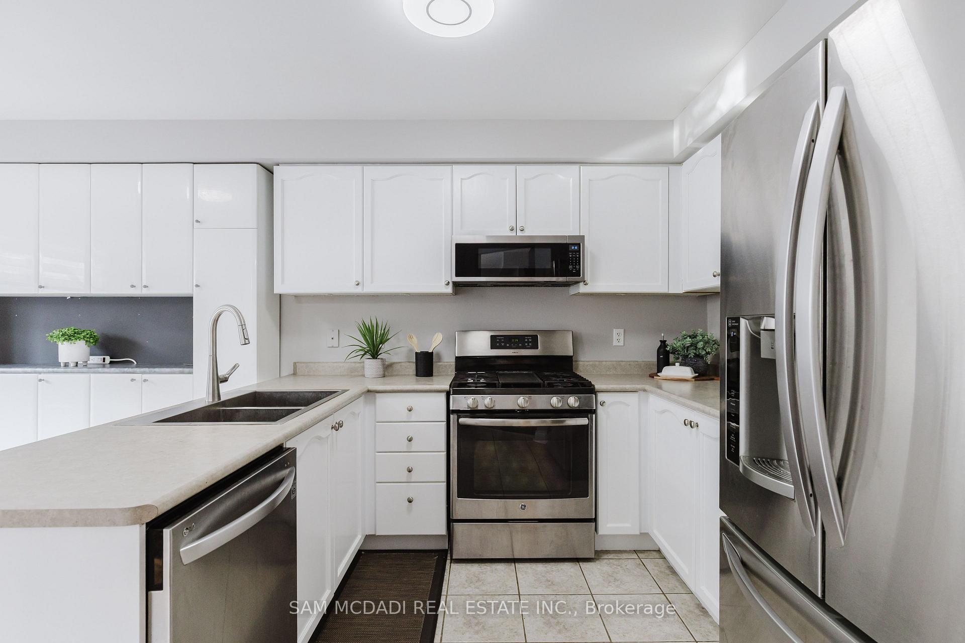 Photo 11 of 1190 Fox Crescent, Milton, Dempsey — HOMEH