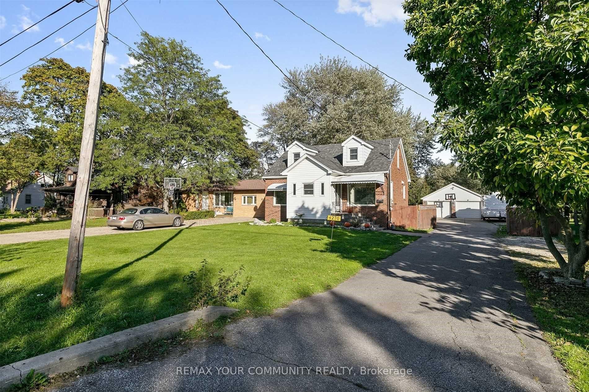 Photo 4 of 4276 Howard Avenue, Windsor, Roseland West — HOMEH