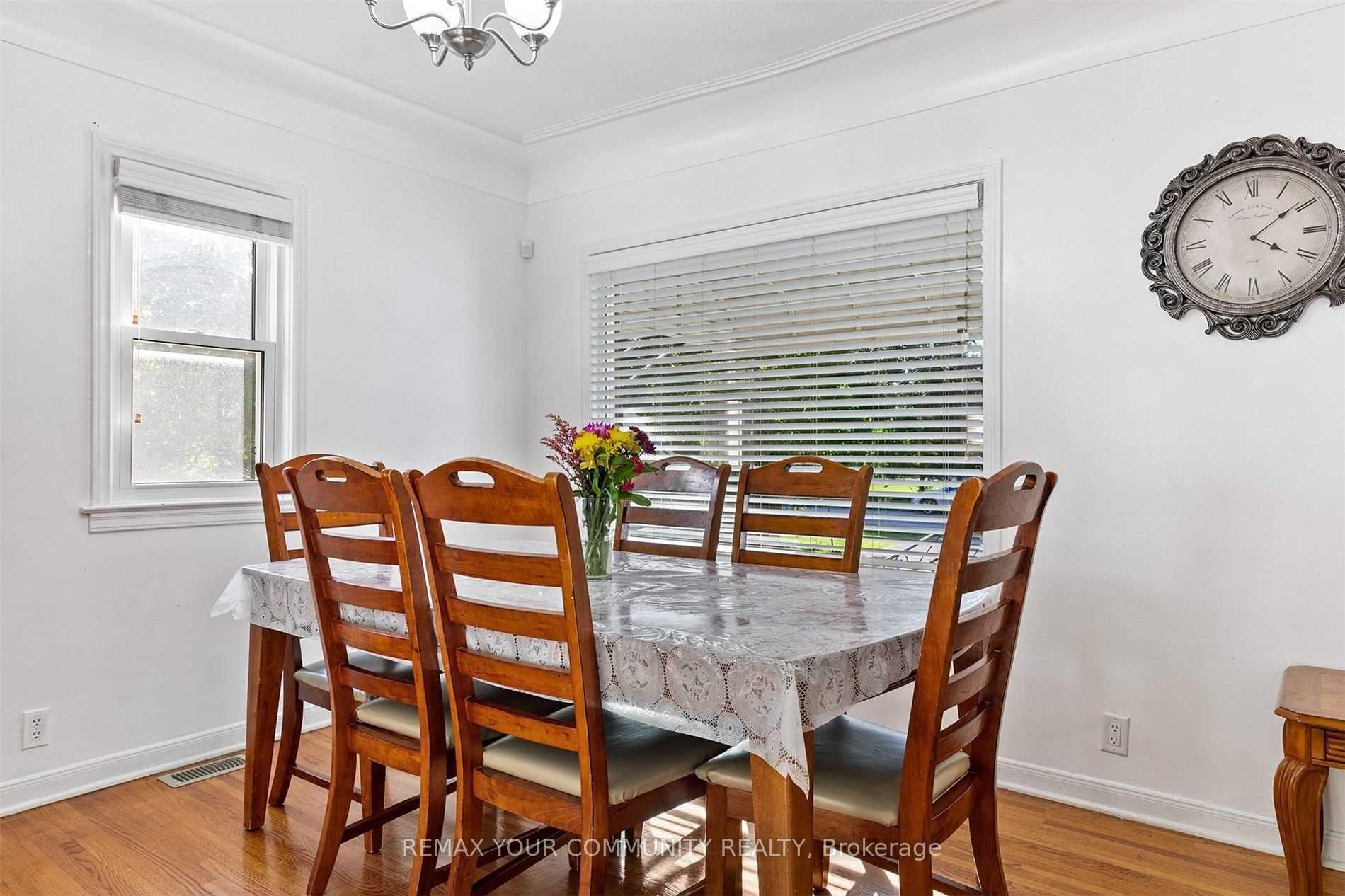 Photo 10 of 4276 Howard Avenue, Windsor, Roseland West — HOMEH
