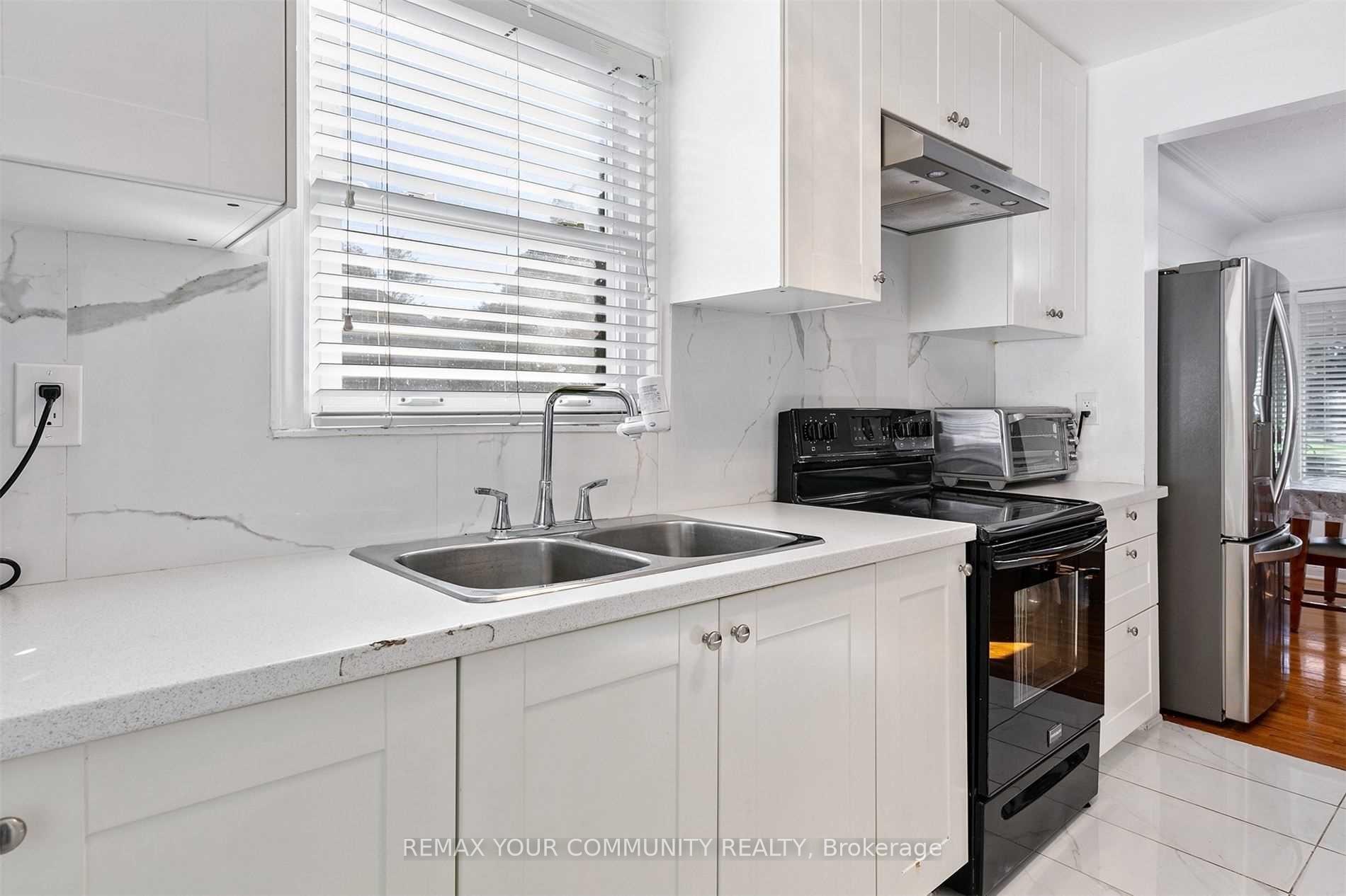 Photo 14 of 4276 Howard Avenue, Windsor, Roseland West — HOMEH