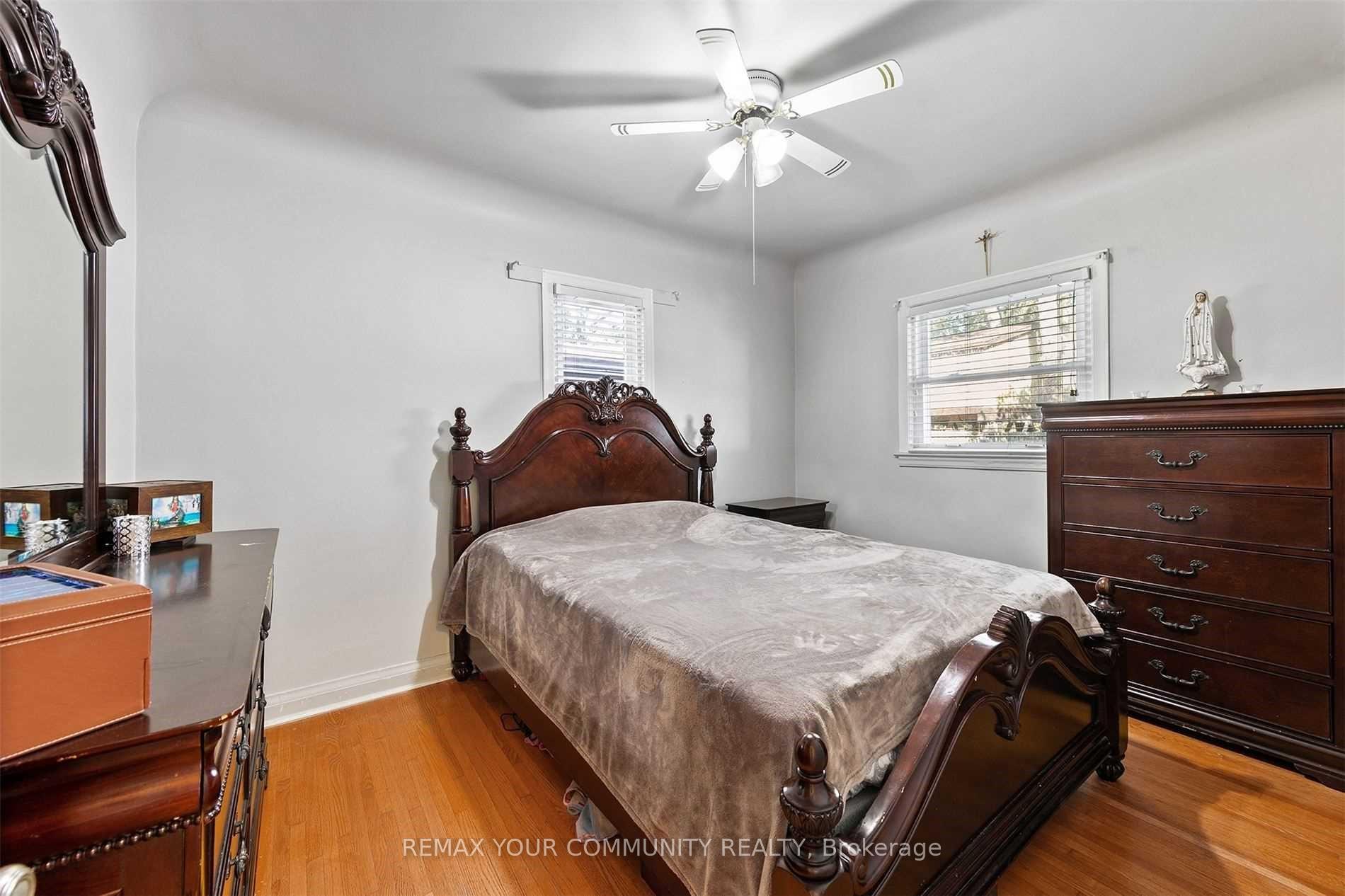 Photo 15 of 4276 Howard Avenue, Windsor, Roseland West — HOMEH