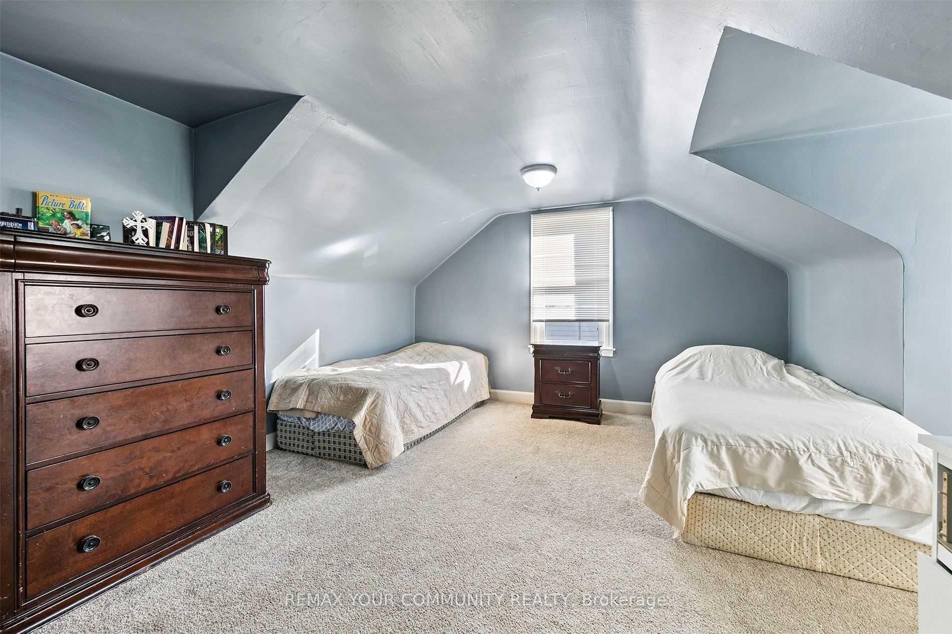 Photo 17 of 4276 Howard Avenue, Windsor, Roseland West — HOMEH