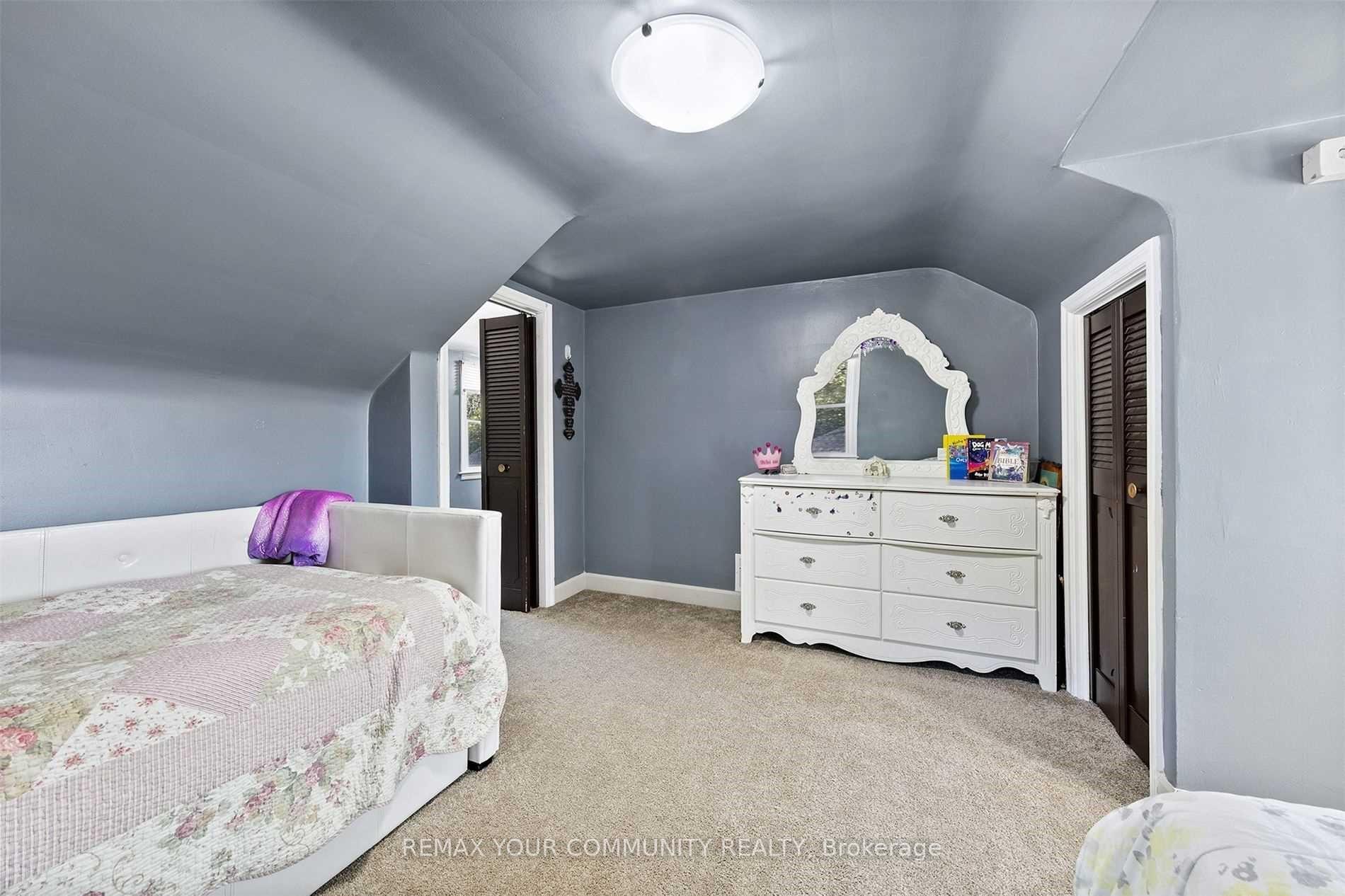 Photo 20 of 4276 Howard Avenue, Windsor, Roseland West — HOMEH