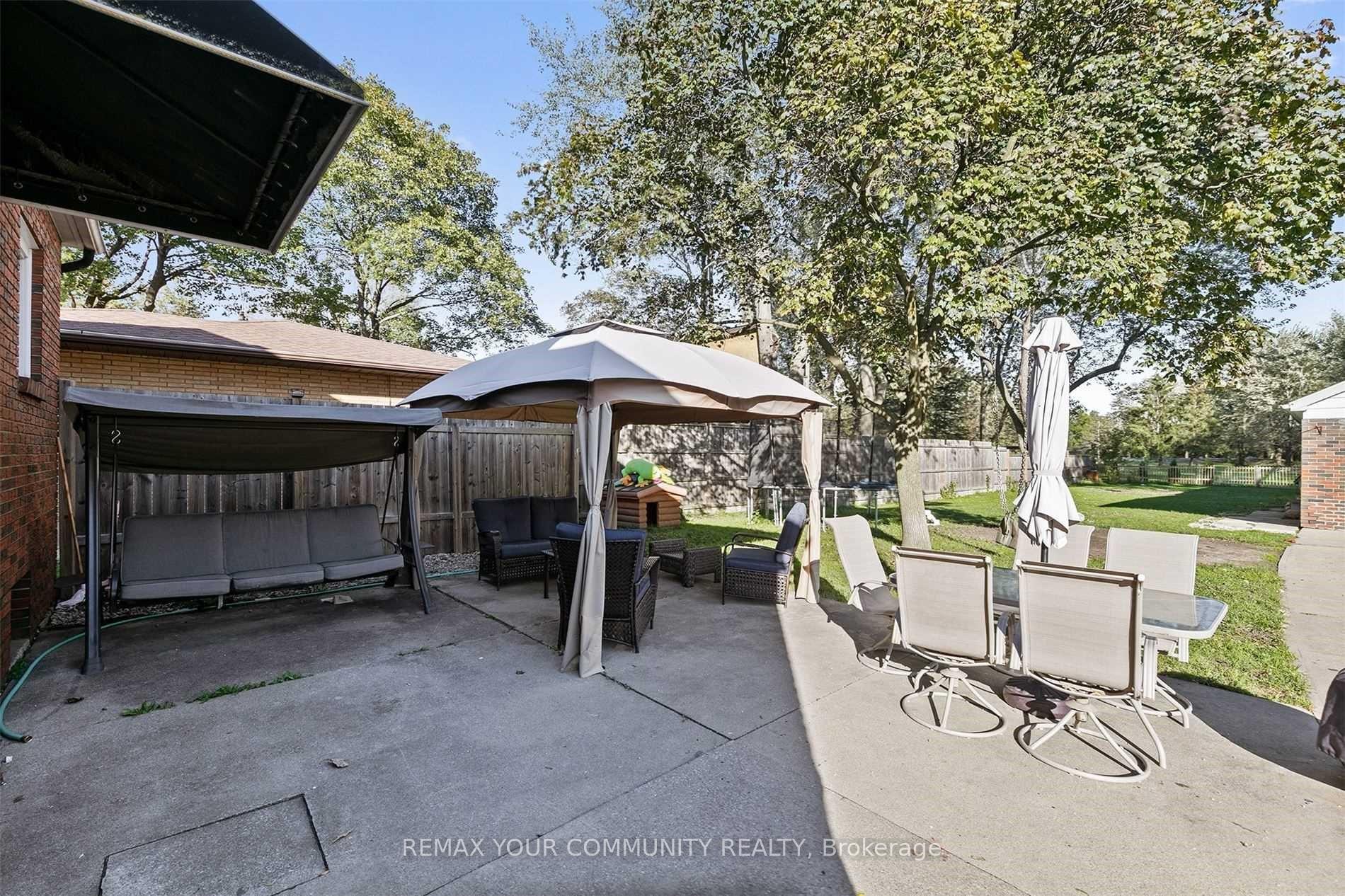 Photo 30 of 4276 Howard Avenue, Windsor, Roseland West — HOMEH