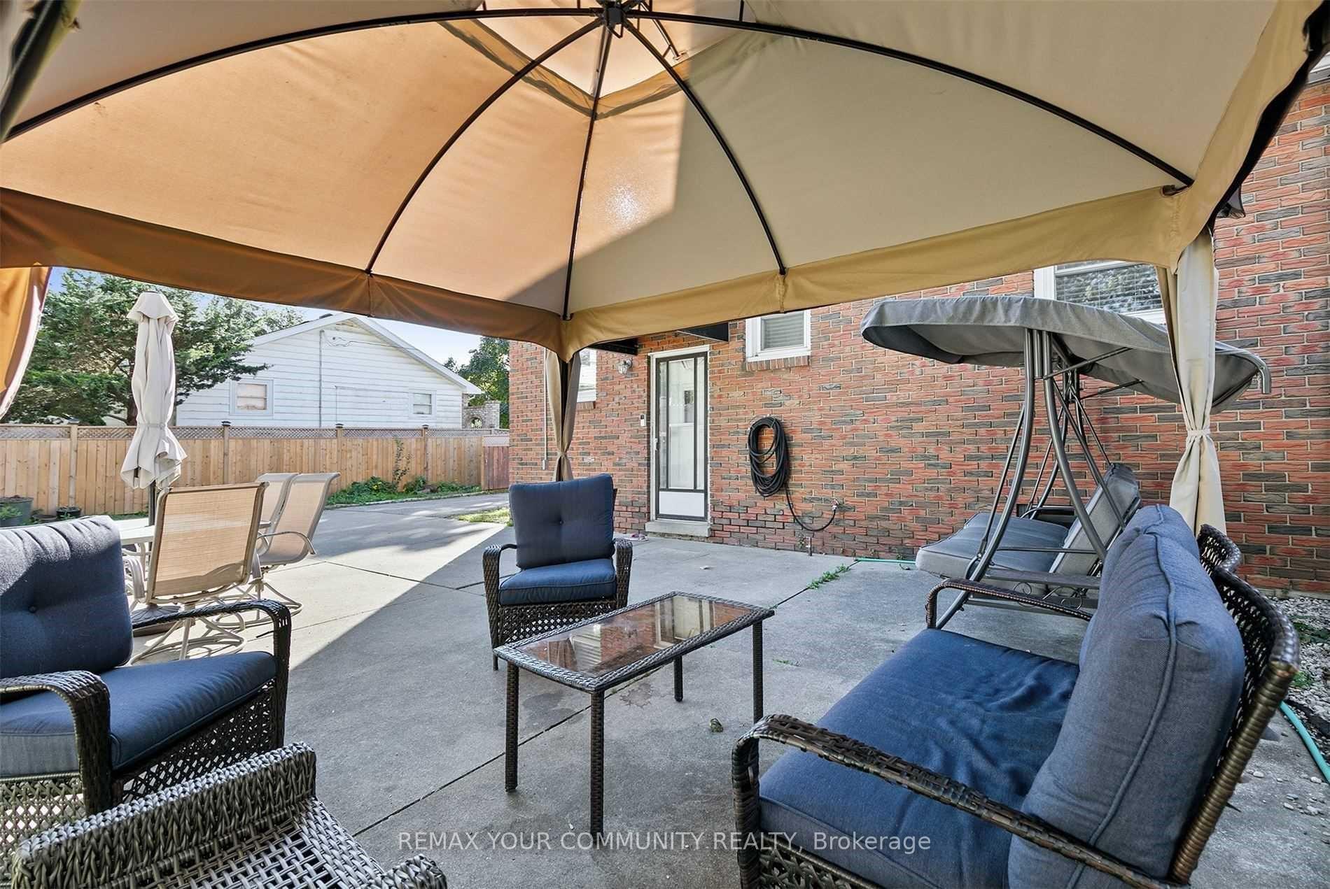 Photo 32 of 4276 Howard Avenue, Windsor, Roseland West — HOMEH