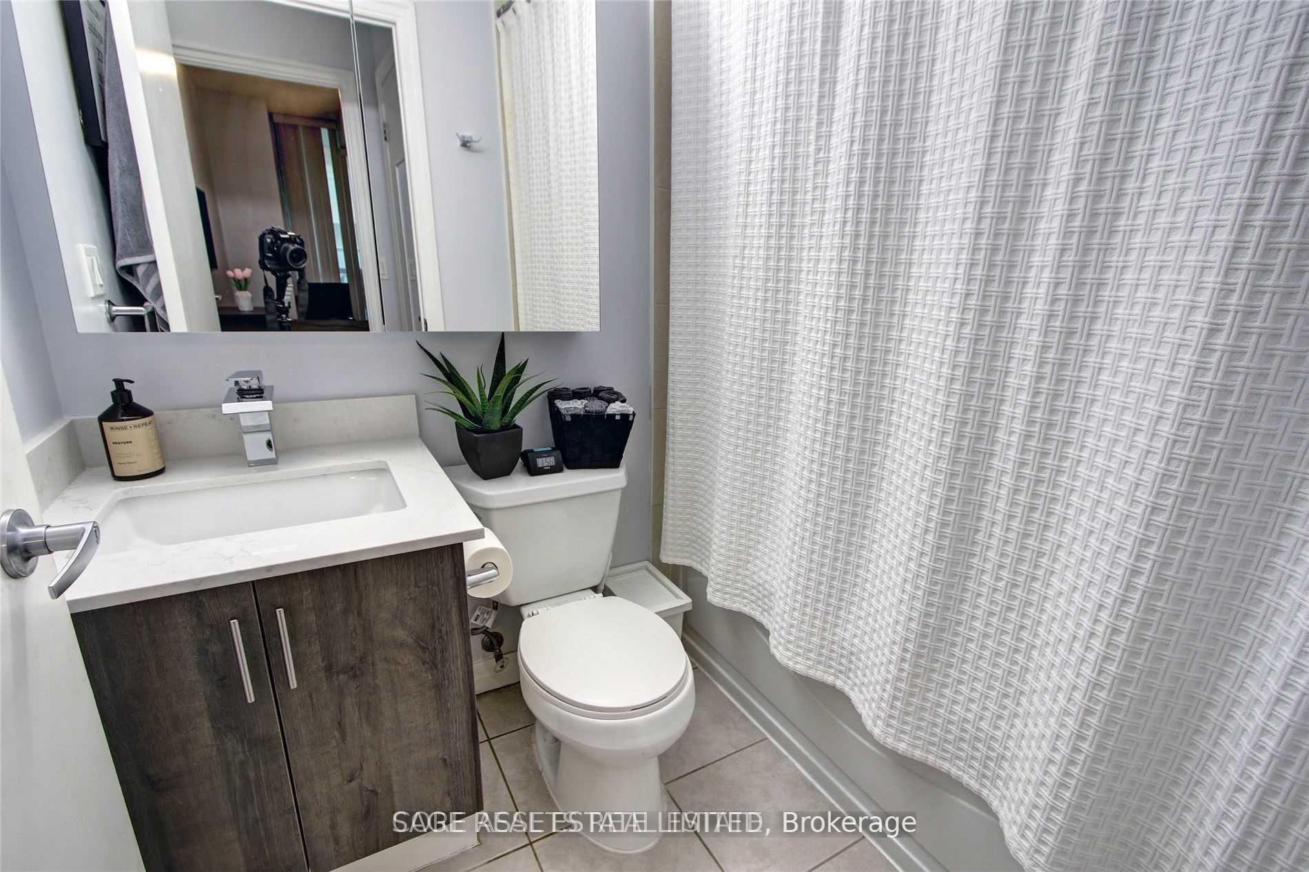 Photo 14 of Unit 314, 16 Yonge Street, Toronto, Waterfront Communities — HOMEH