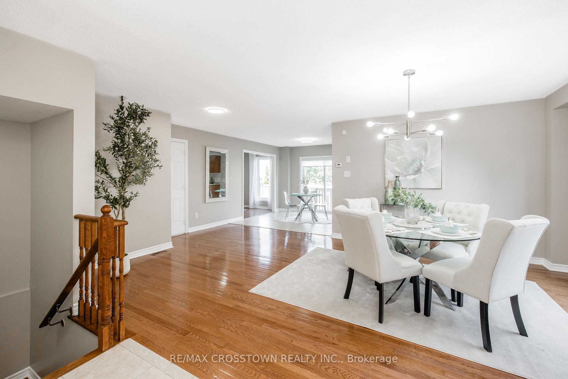 Photo 12 of 22 Maple Crown Terrace, Barrie, Innis-Shore — HOMEH
