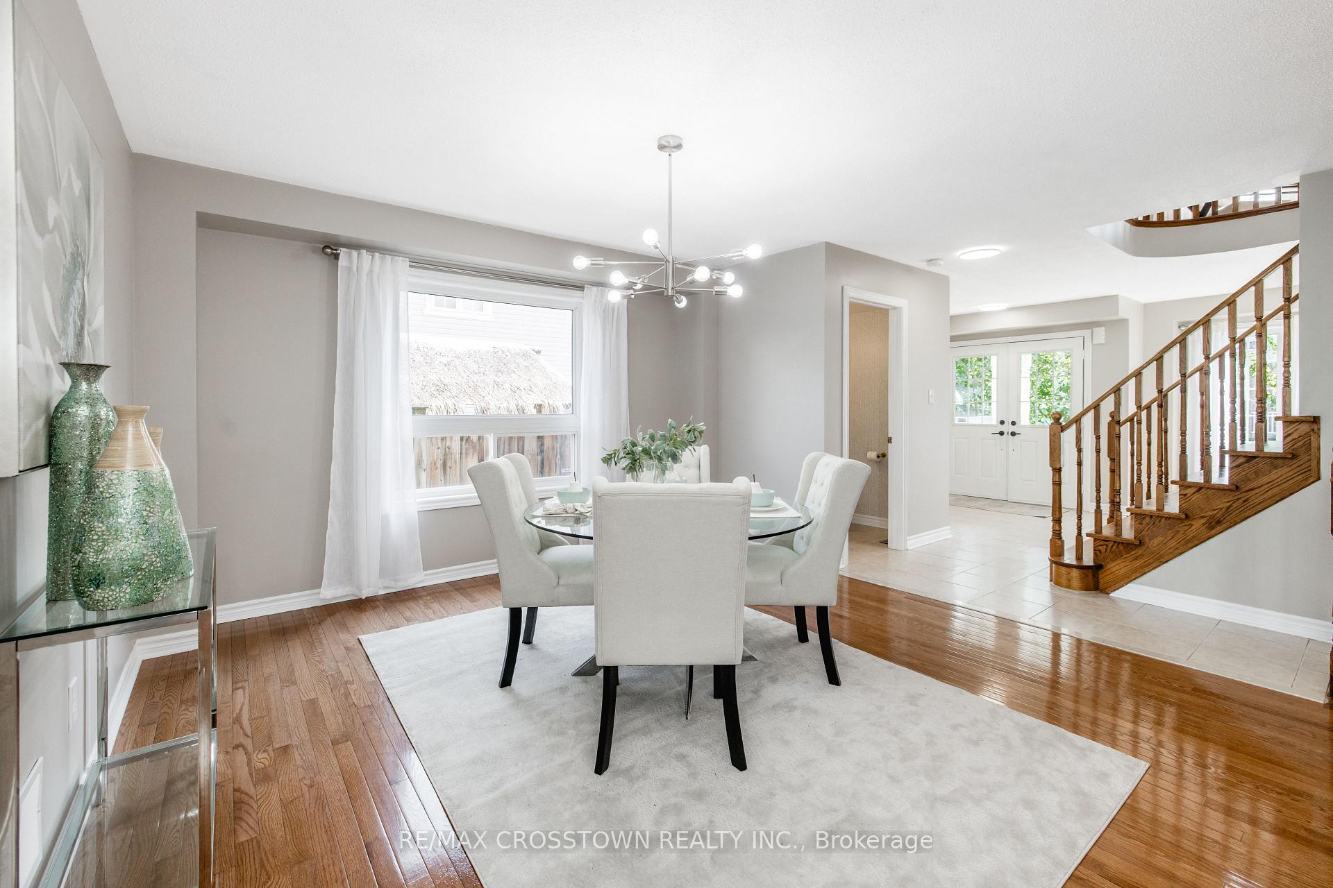 Photo 13 of 22 Maple Crown Terrace, Barrie, Innis-Shore — HOMEH