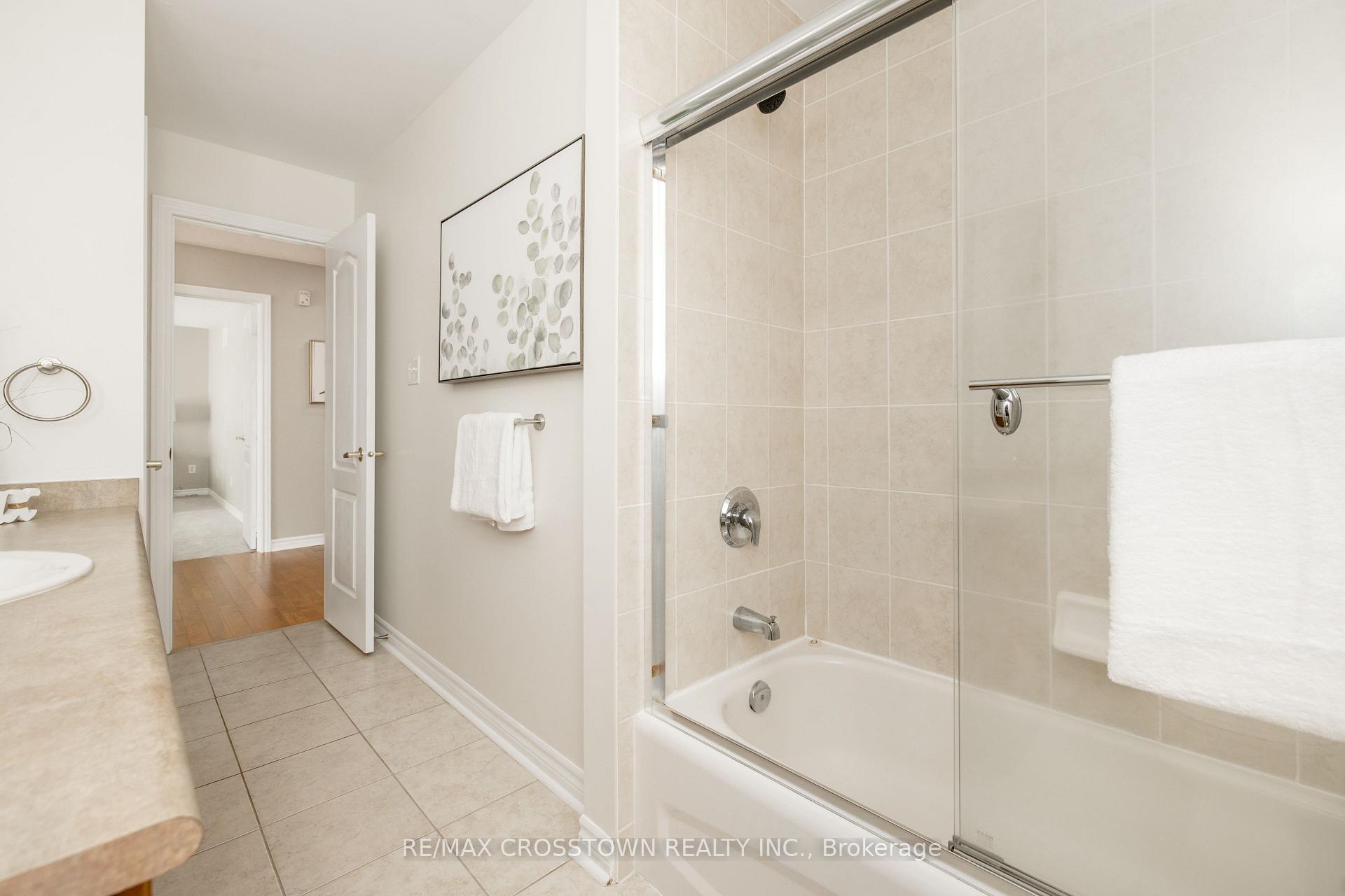 Photo 55 of 22 Maple Crown Terrace, Barrie, Innis-Shore — HOMEH