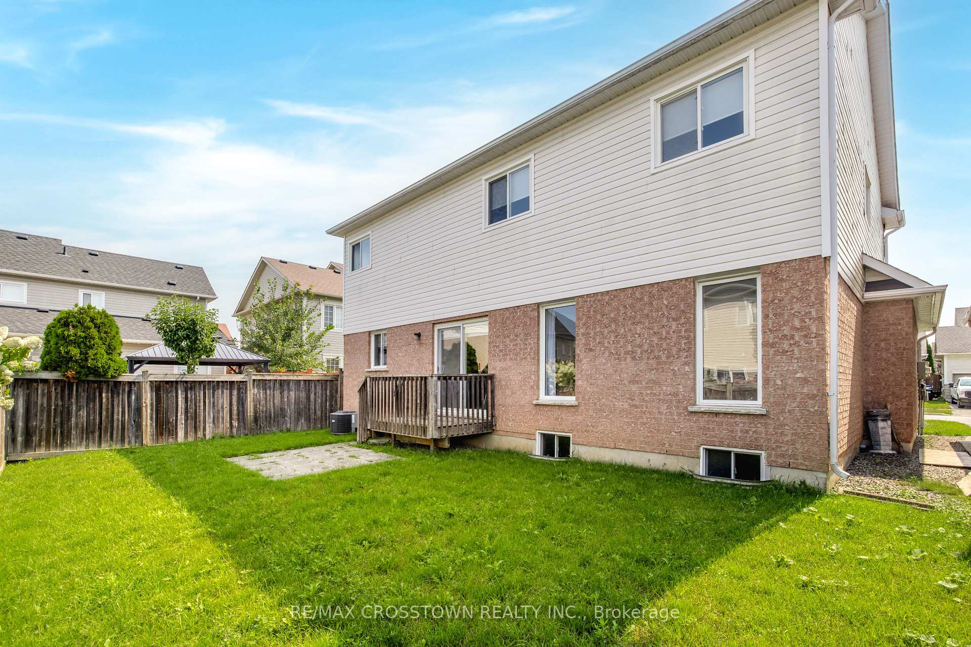 Photo 57 of 22 Maple Crown Terrace, Barrie, Innis-Shore — HOMEH