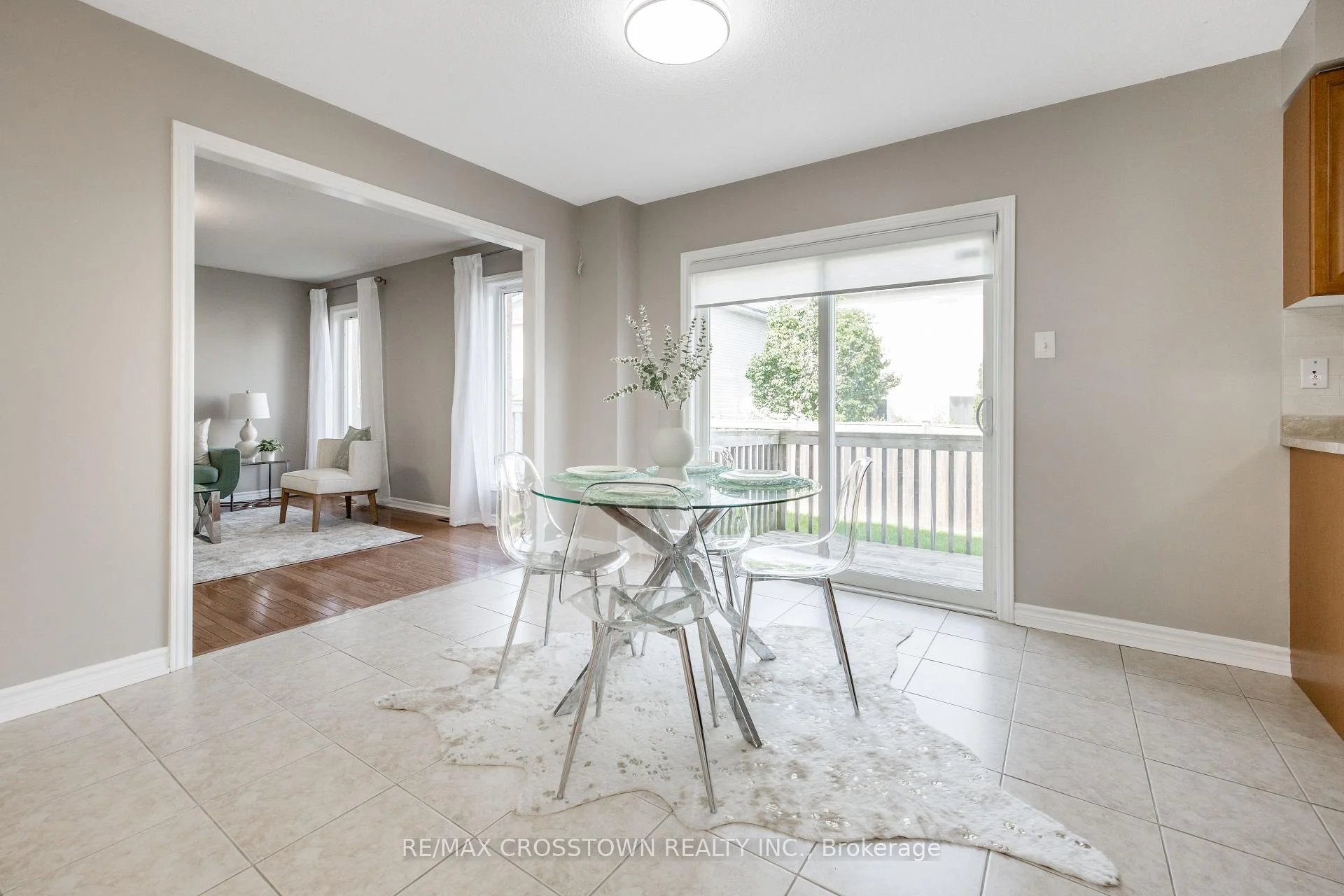 Photo 23 of 22 Maple Crown Terrace, Barrie, Innis-Shore — HOMEH