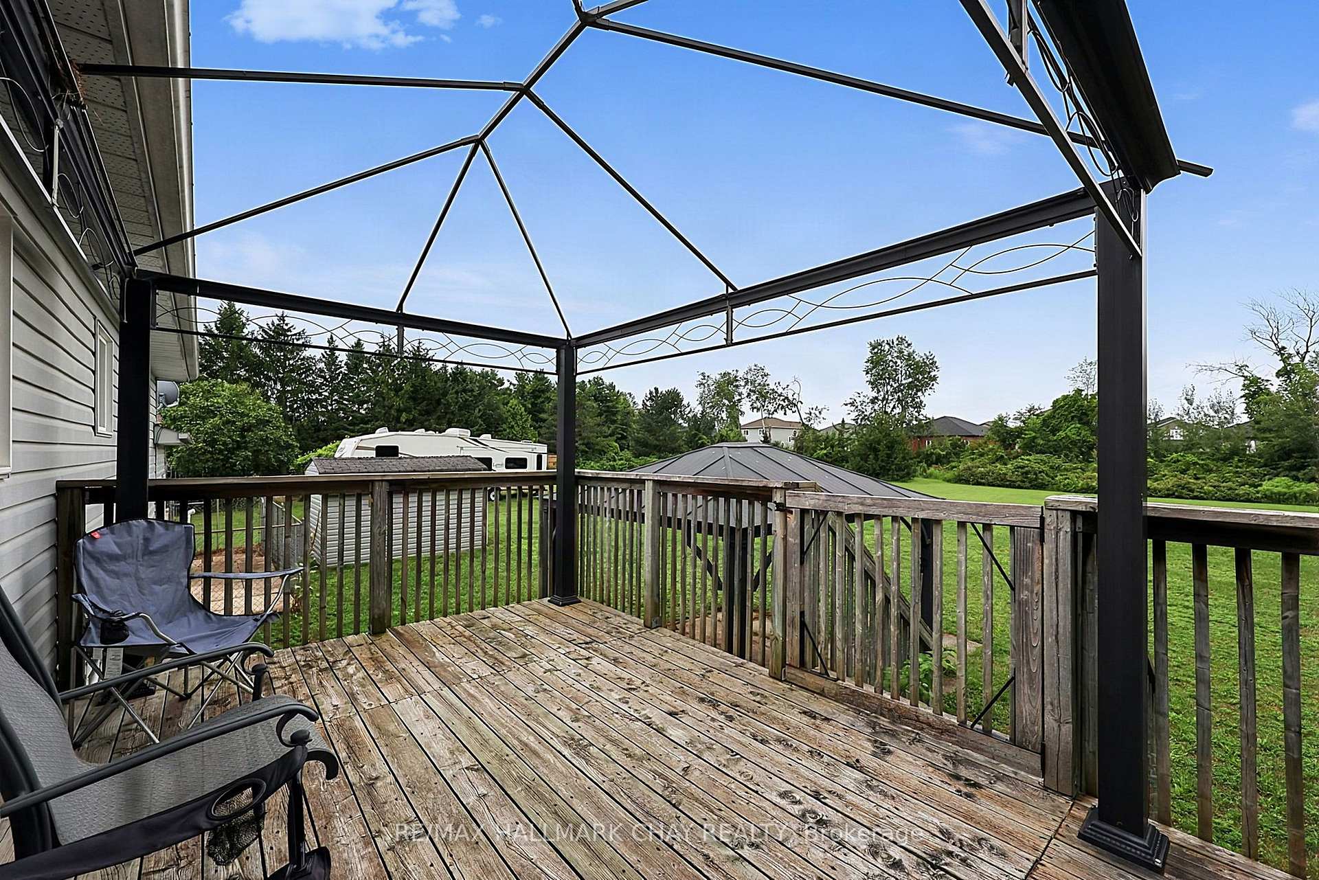 Photo 9 of 1 Dean Court, Wasaga Beach — HOMEH