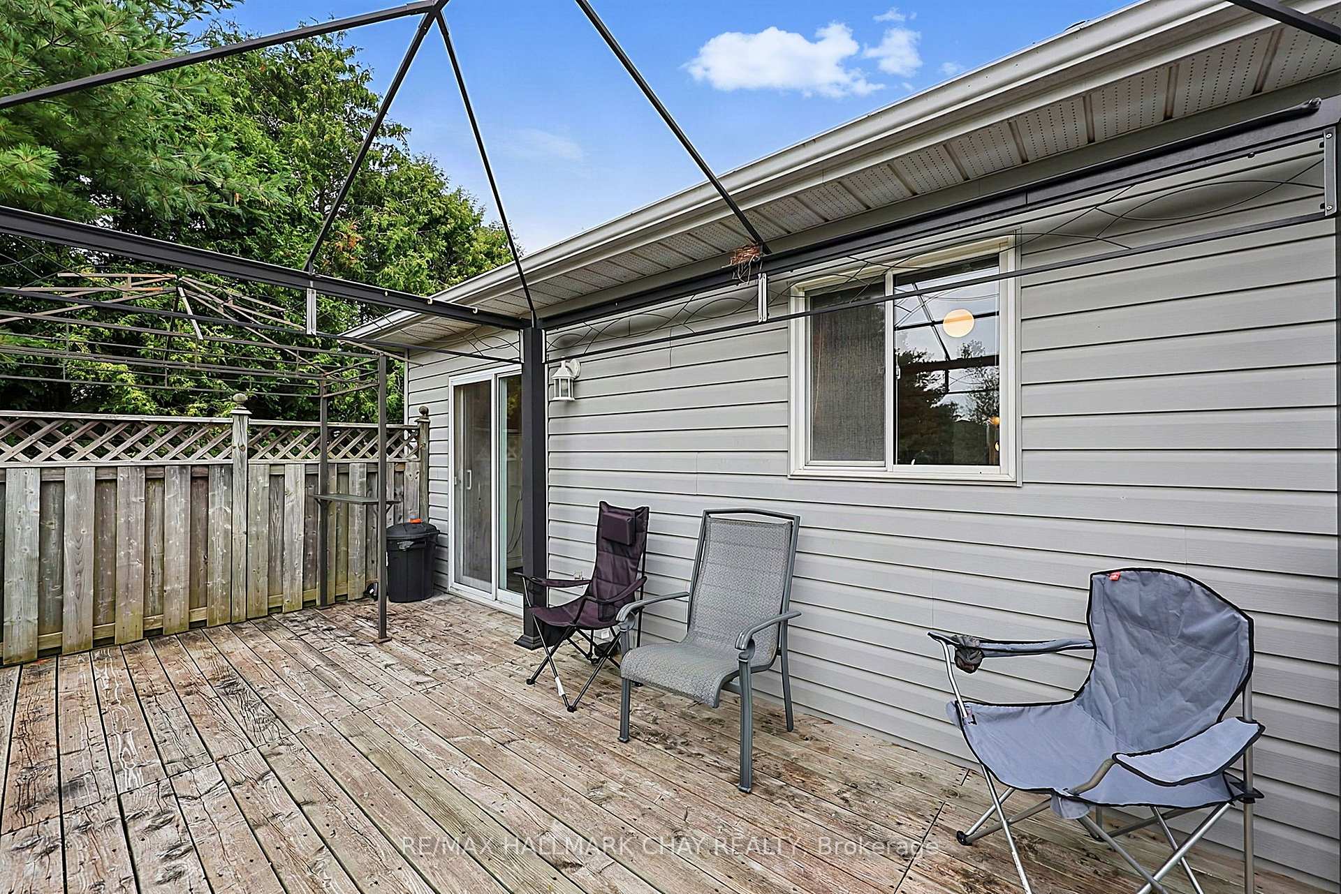 Photo 10 of 1 Dean Court, Wasaga Beach — HOMEH