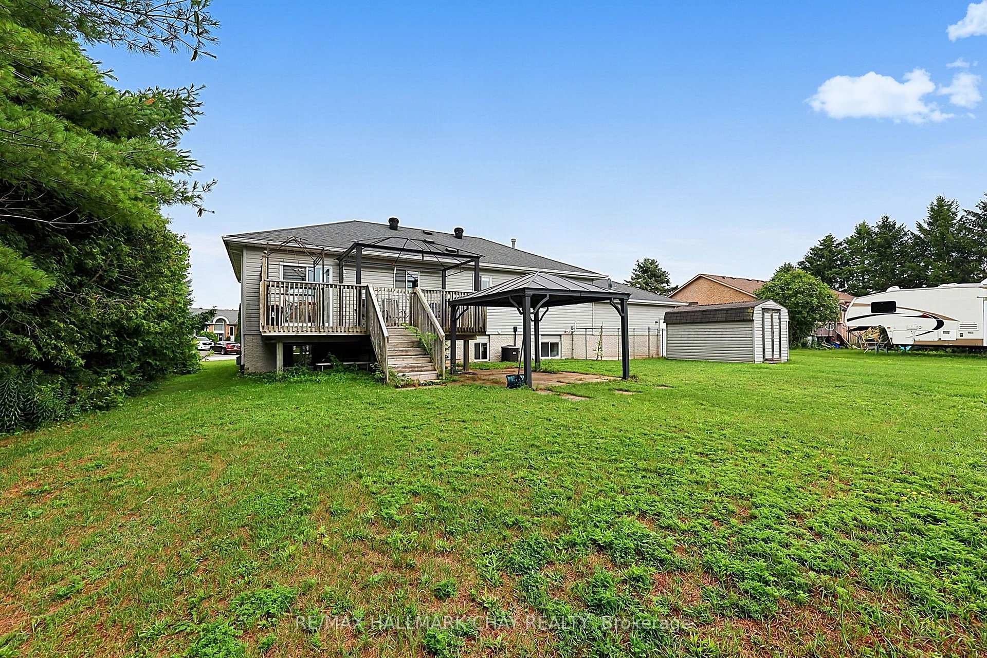 Photo 11 of 1 Dean Court, Wasaga Beach — HOMEH