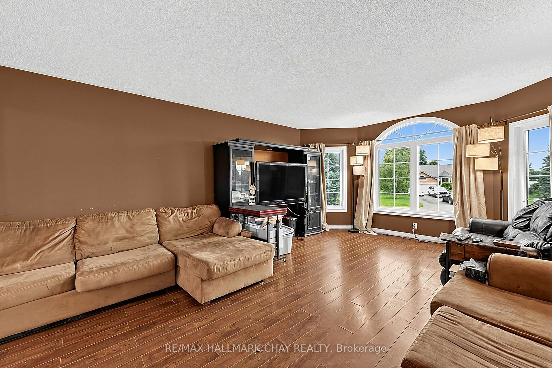 Photo 17 of 1 Dean Court, Wasaga Beach — HOMEH