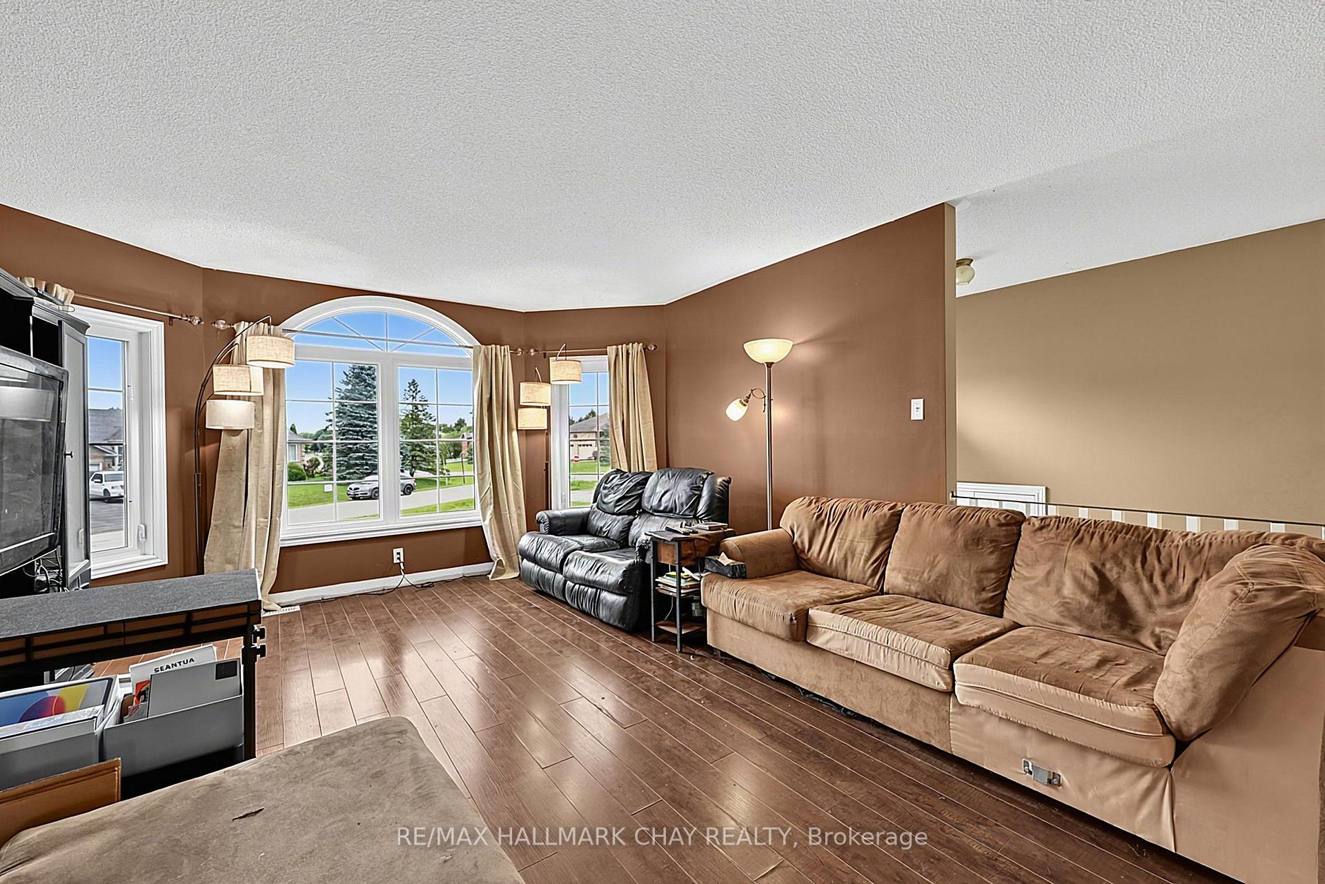 Photo 19 of 1 Dean Court, Wasaga Beach — HOMEH