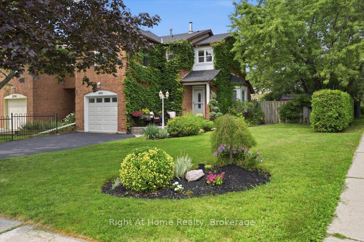 Photo 3 of 2256 Munns Avenue, Oakville, River Oaks — HOMEH