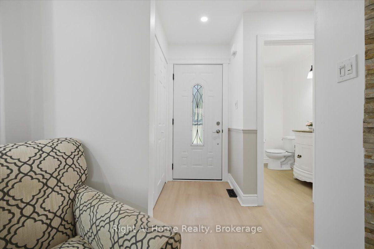 Photo 4 of 2256 Munns Avenue, Oakville, River Oaks — HOMEH