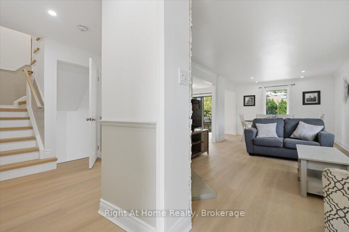 Photo 5 of 2256 Munns Avenue, Oakville, River Oaks — HOMEH